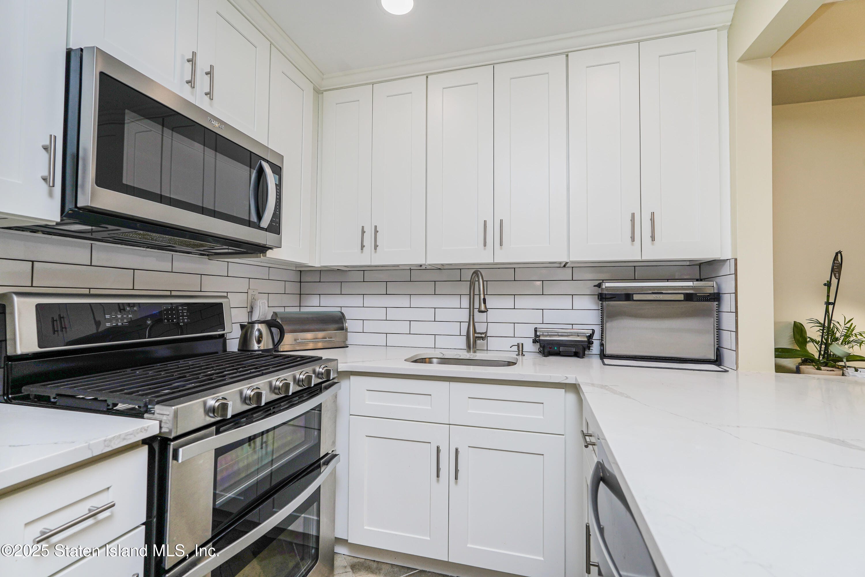 53 Saturn Lane, Staten Island, NY, 10314 image 15