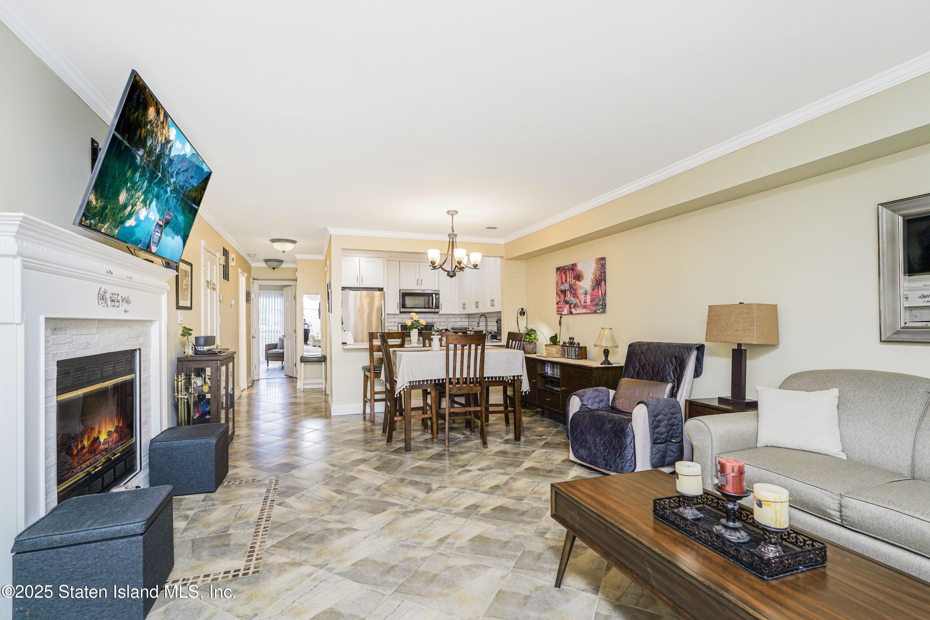 53 Saturn Lane Image 4