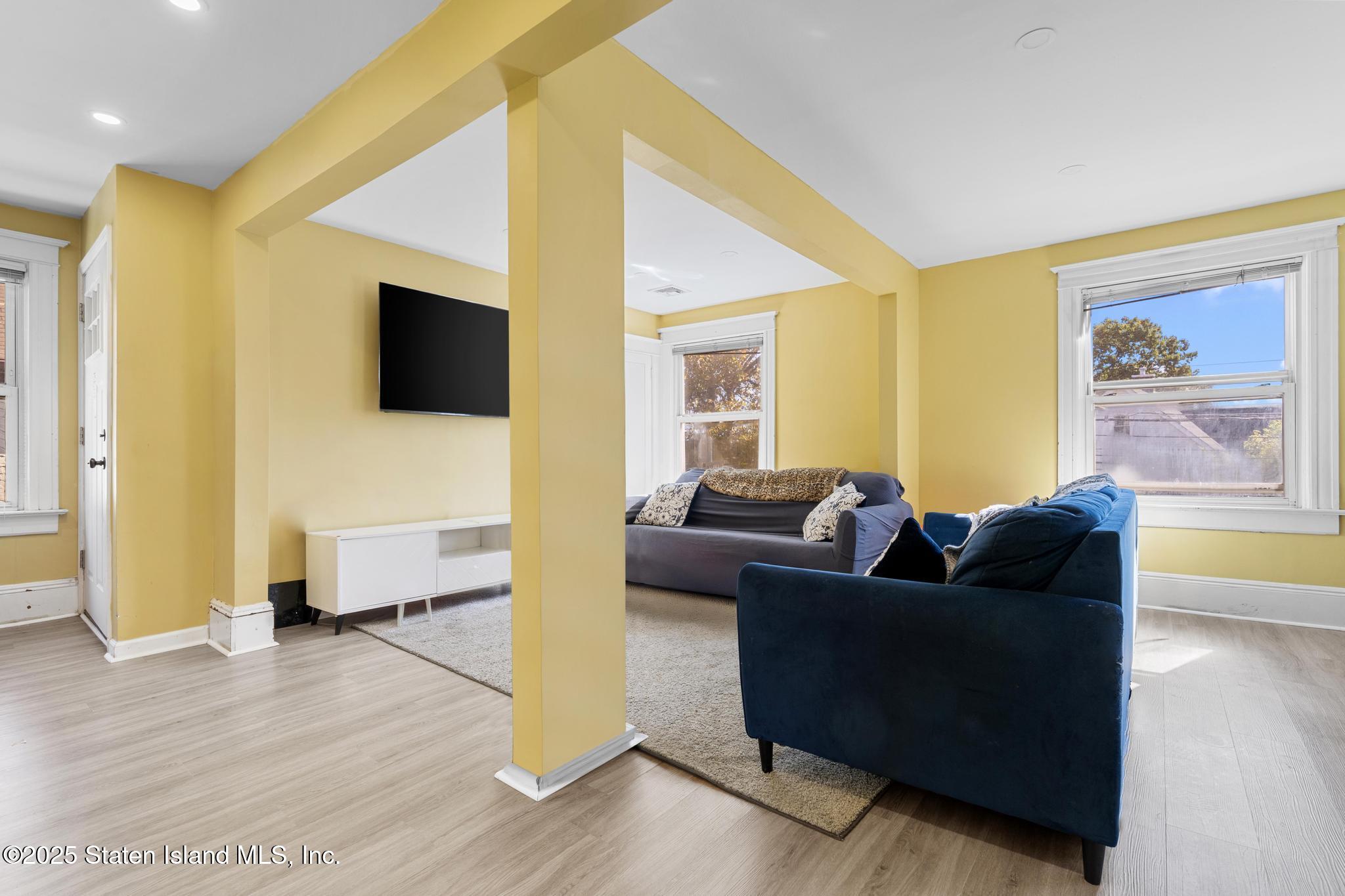 7247 Amboy Road Image 3