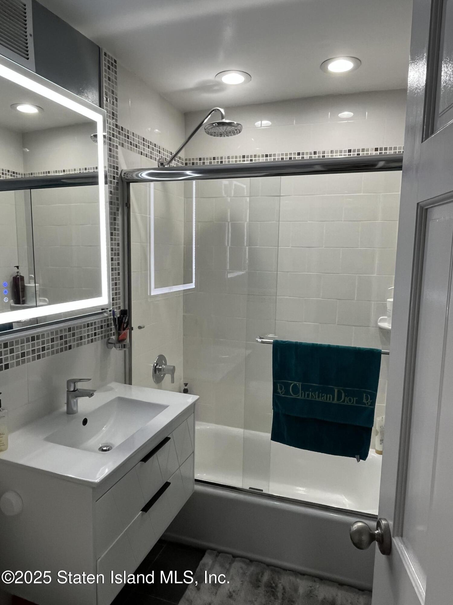 1000 Clove Road 6-O & 6-P, Staten Island, NY, 10301 image 27