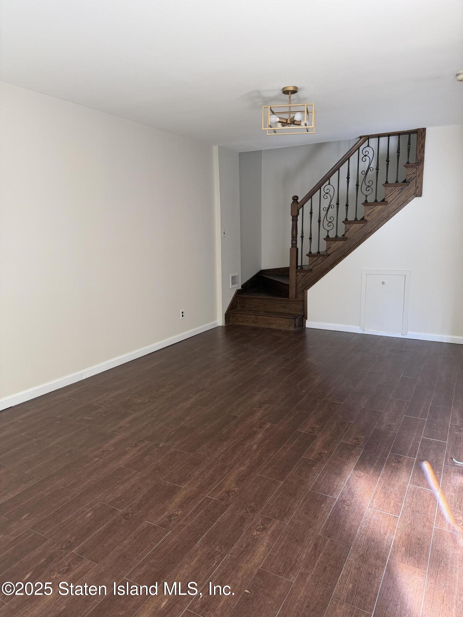 39 Raily Court, Staten Island, NY, 10312 image 6