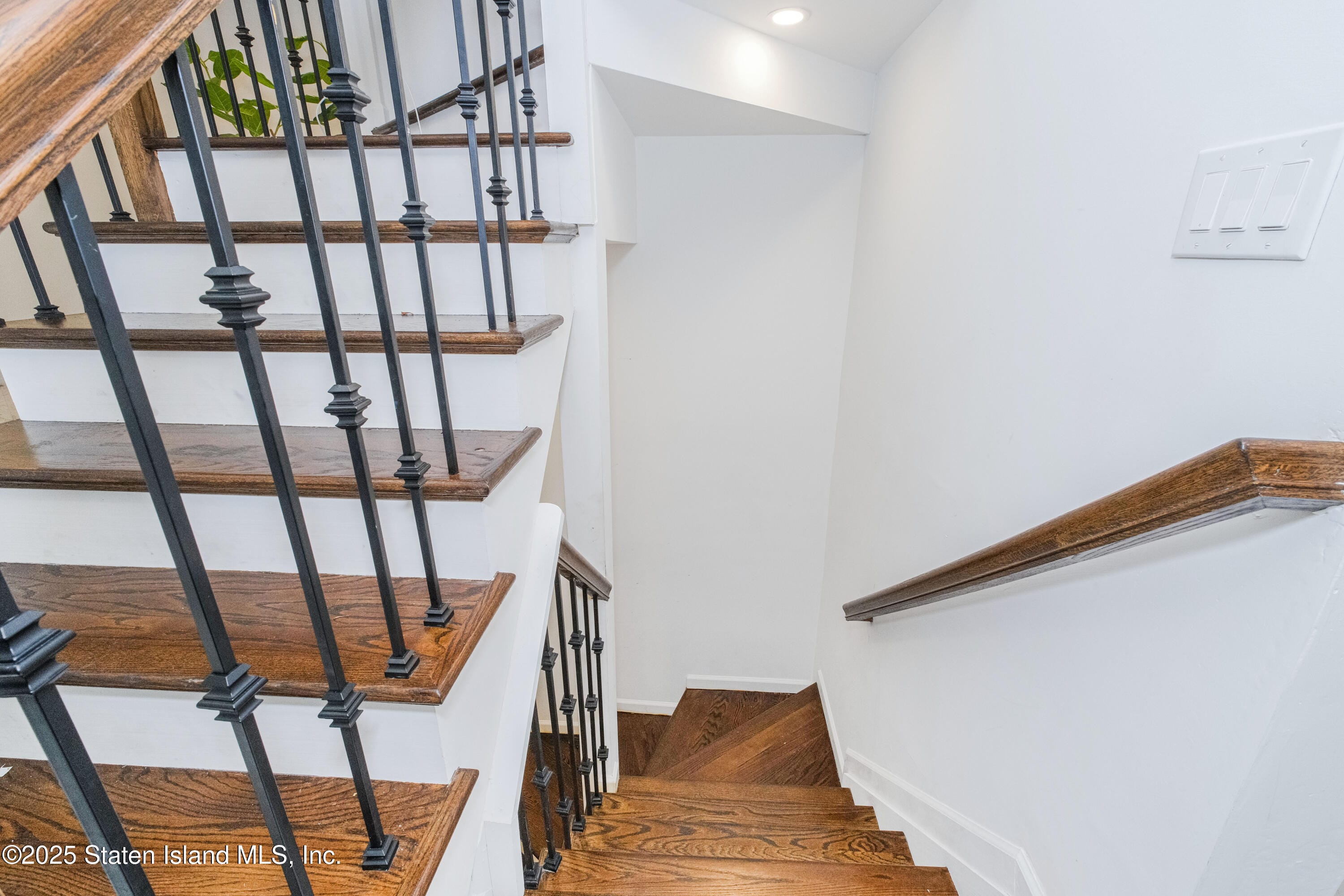 70 Cedar Terrace Image 4