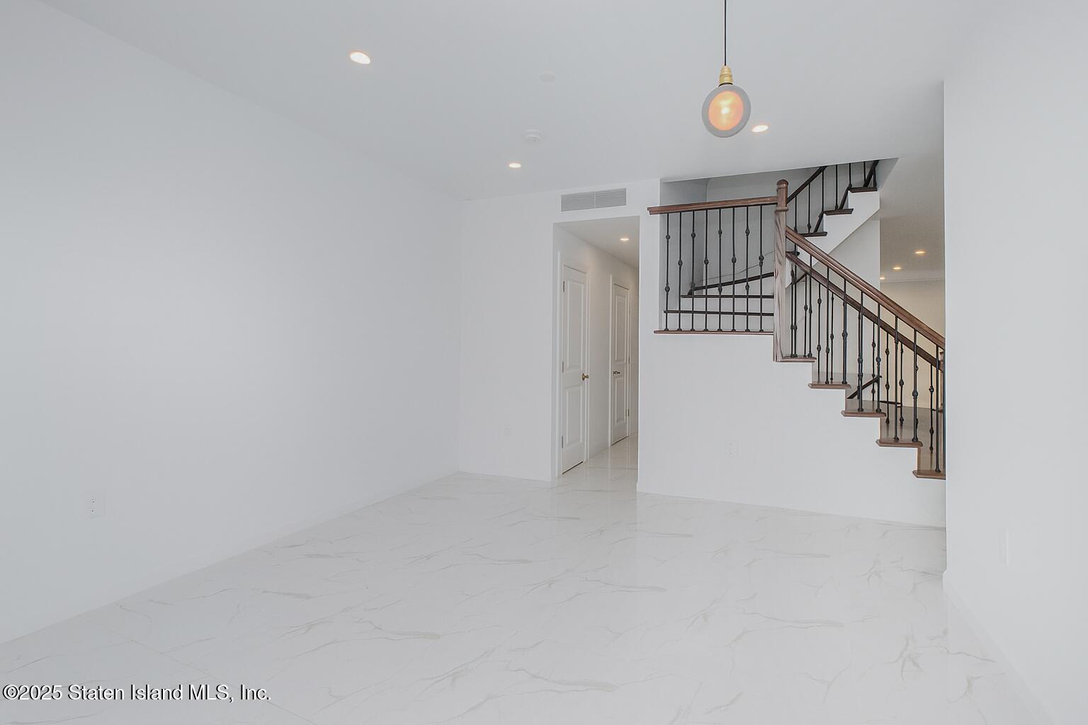 70 Cedar Terrace, Staten Island, NY, 10304 image 24