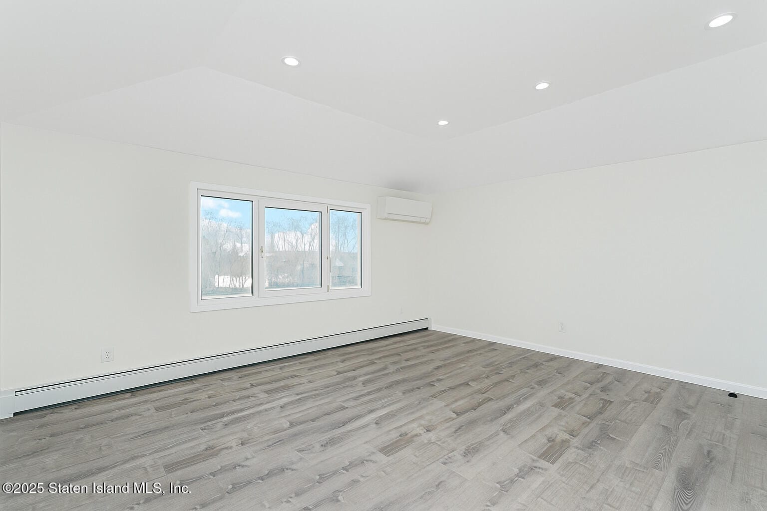 228 Slater Boulevard, Staten Island, NY, 10305