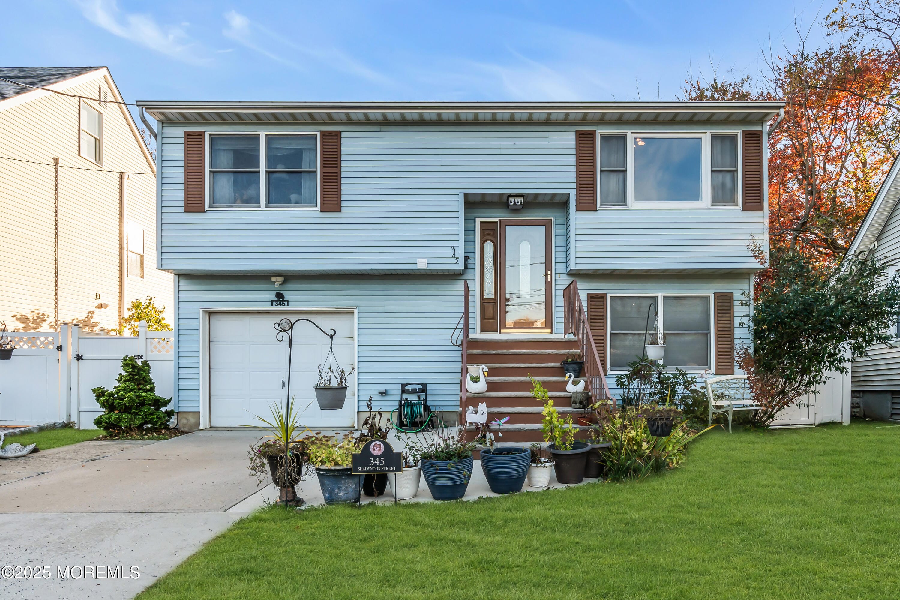 345 Shadynook Street Image 2