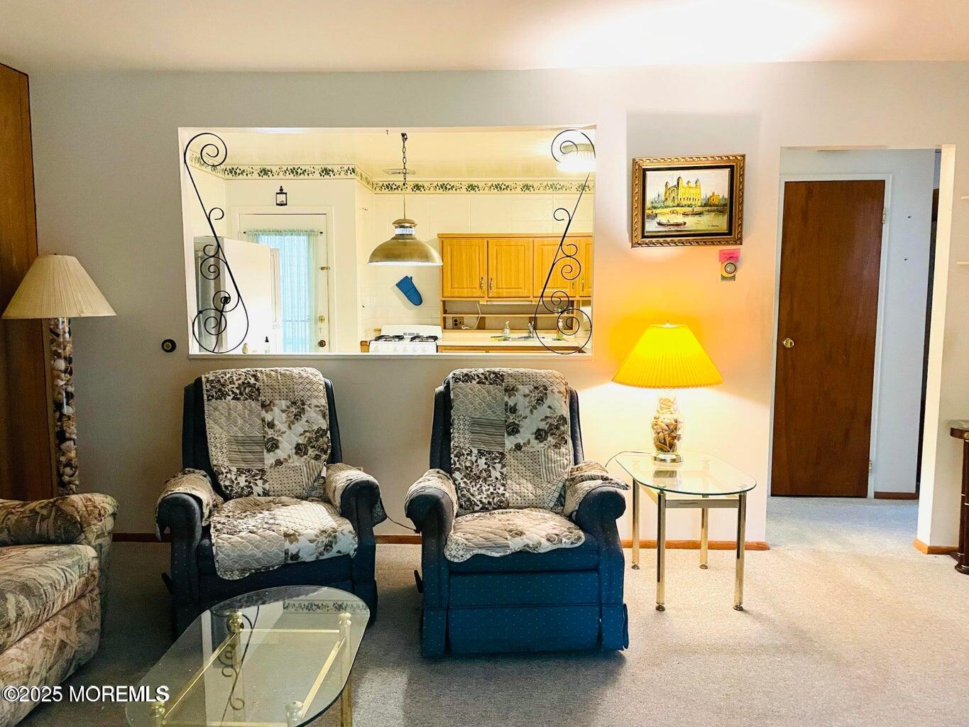 7 Walnut Street C Image 3