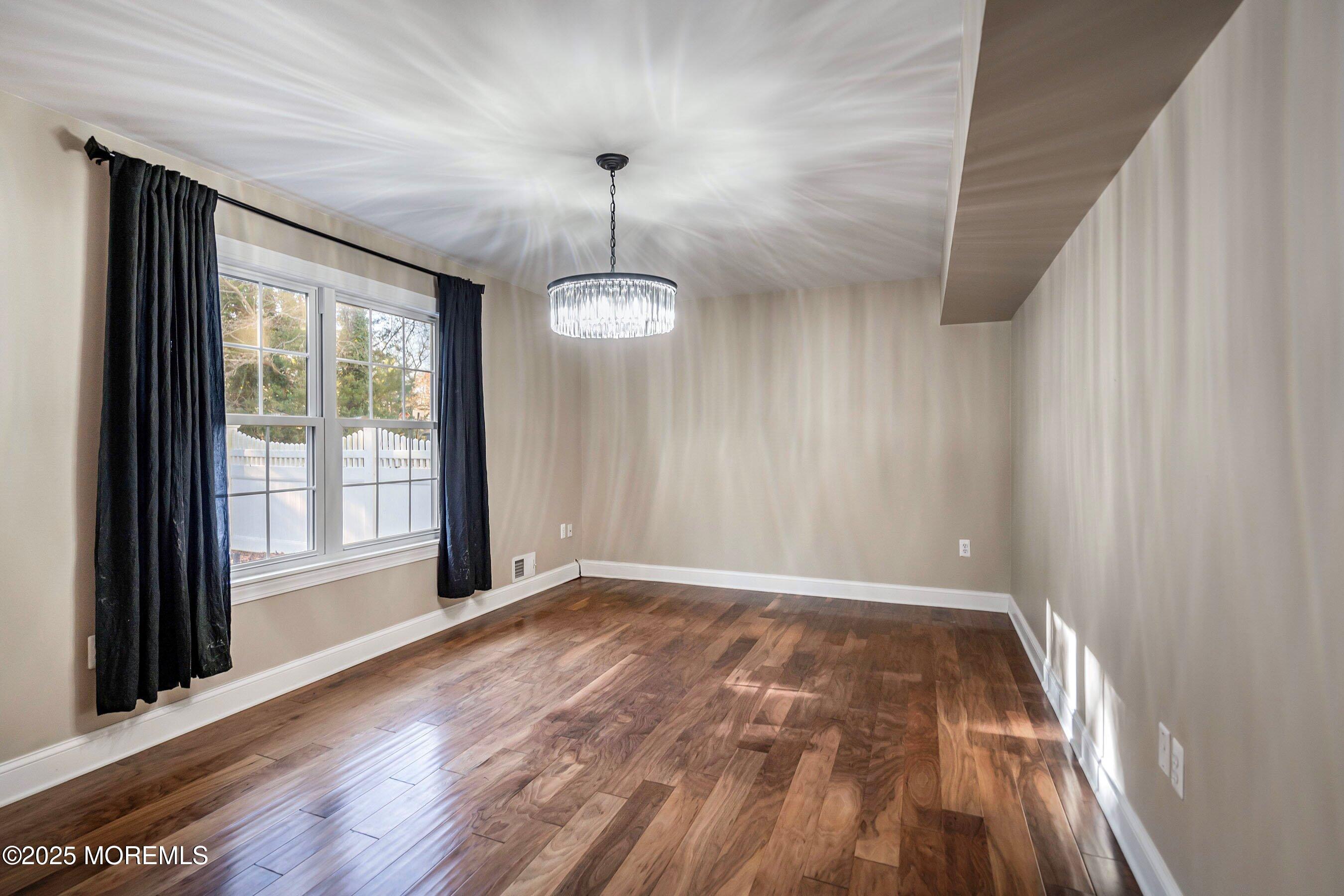 100 Wicklow Court Image 4