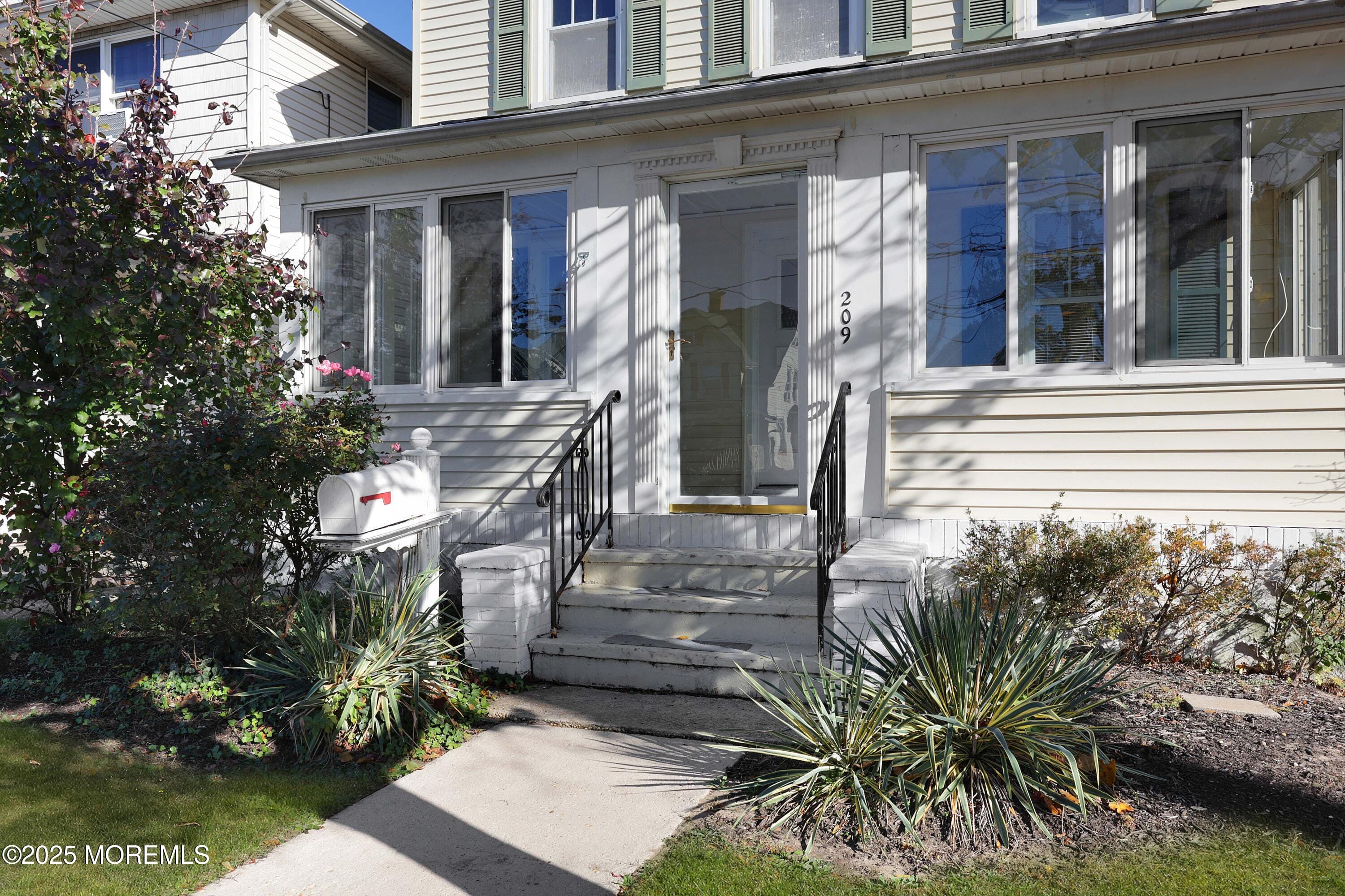 209 Broadway, Keyport, NJ, 07735 image 27