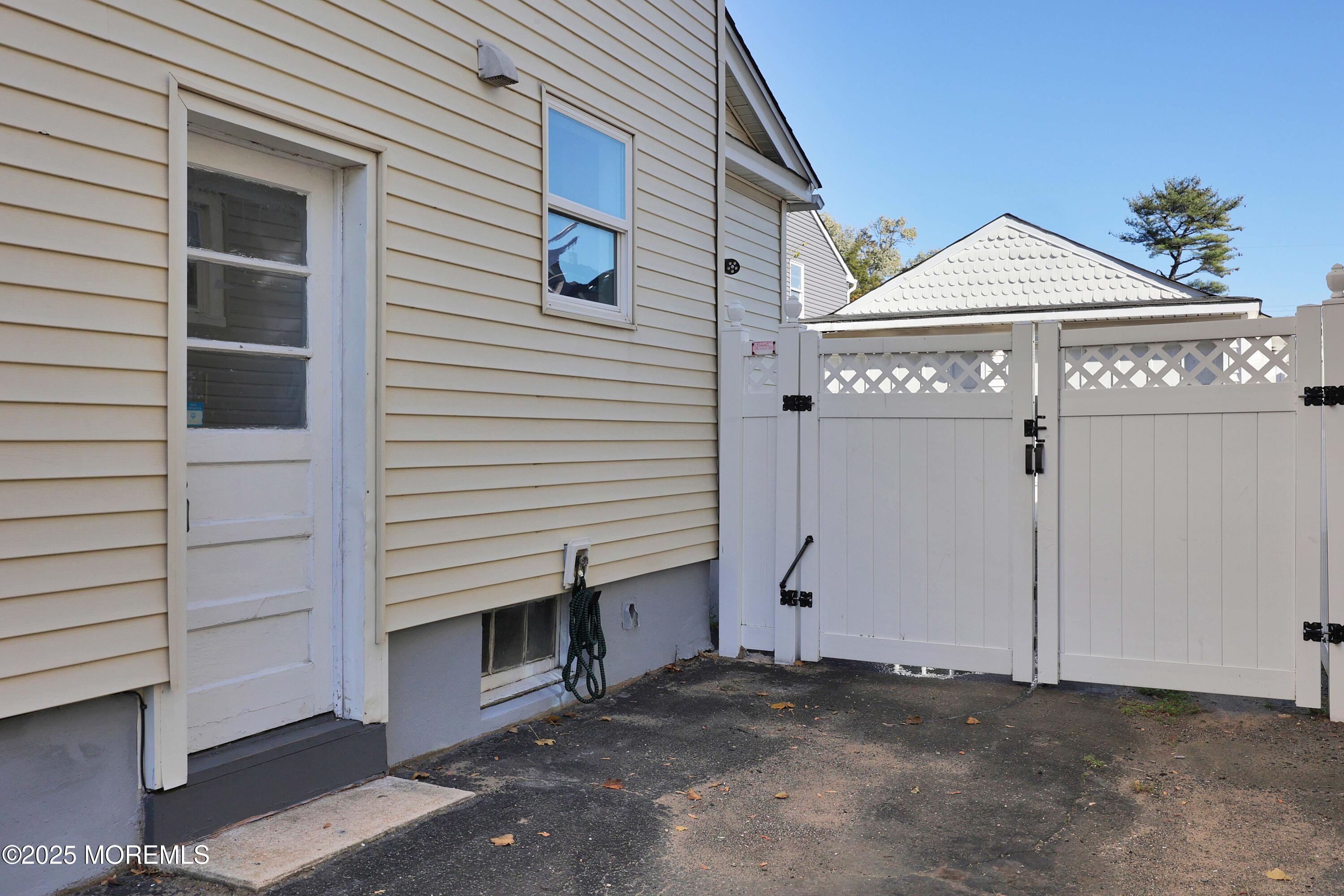 209 Broadway, Keyport, NJ, 07735 image 26