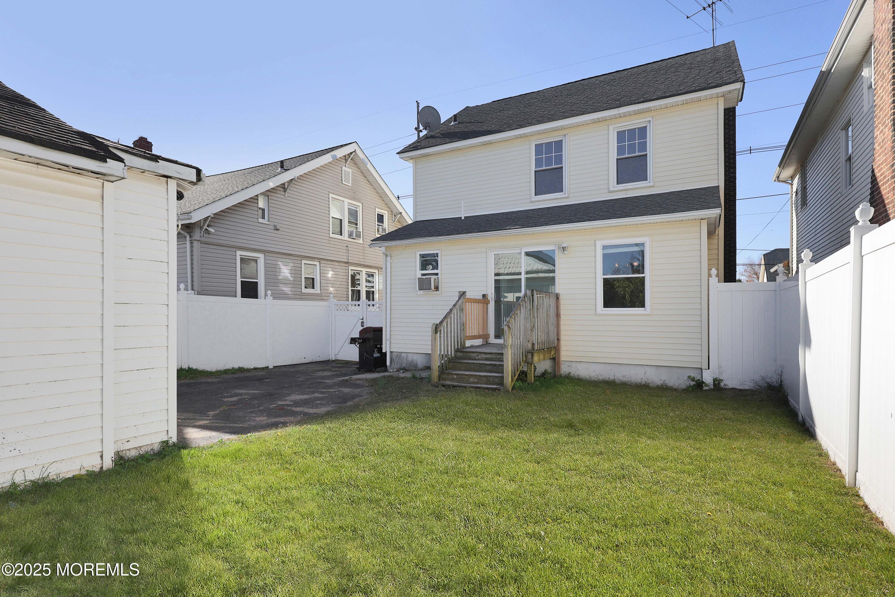 209 Broadway, Keyport, NJ, 07735 image 25