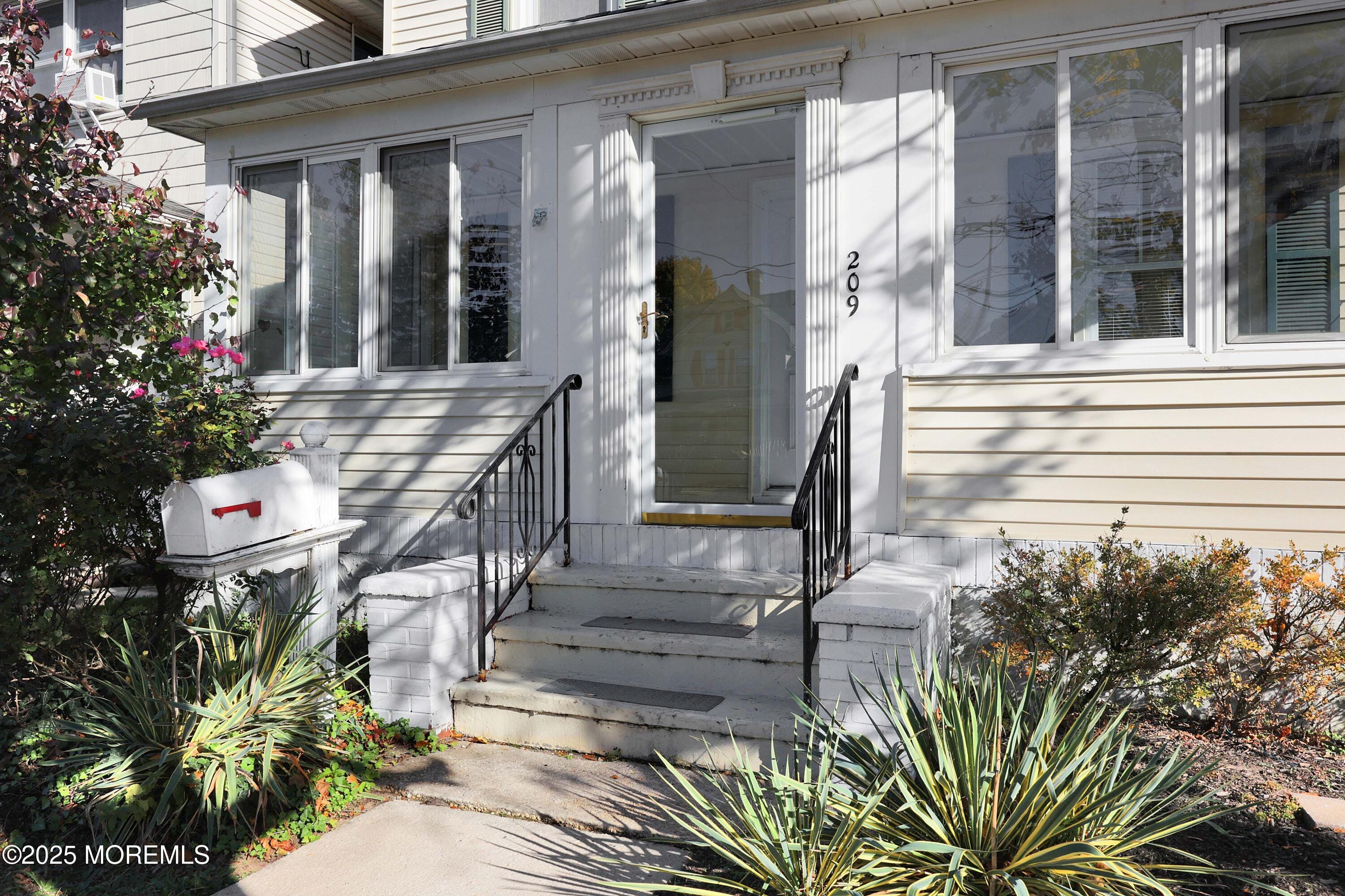 209 Broadway, Keyport, NJ, 07735 image 29