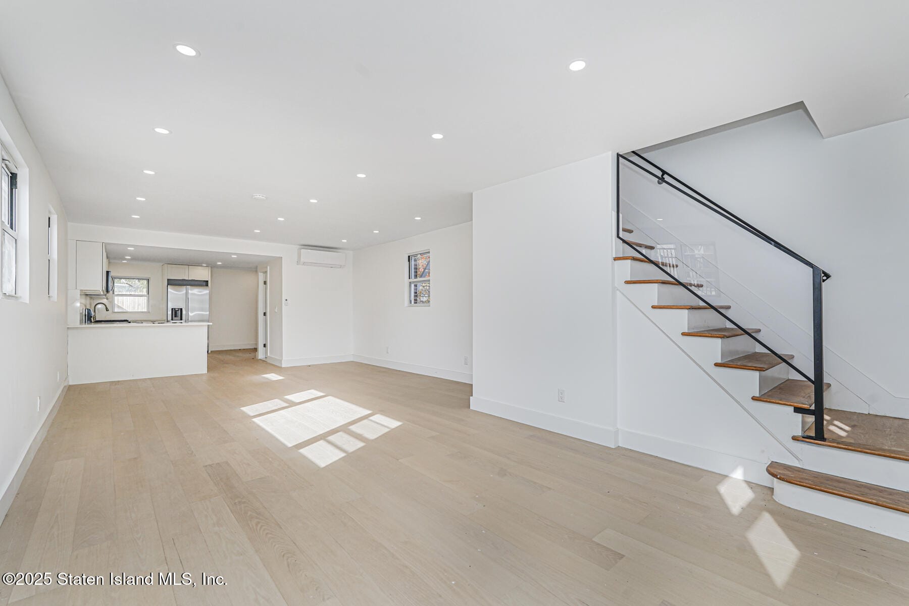 9 Russell Street Image 3