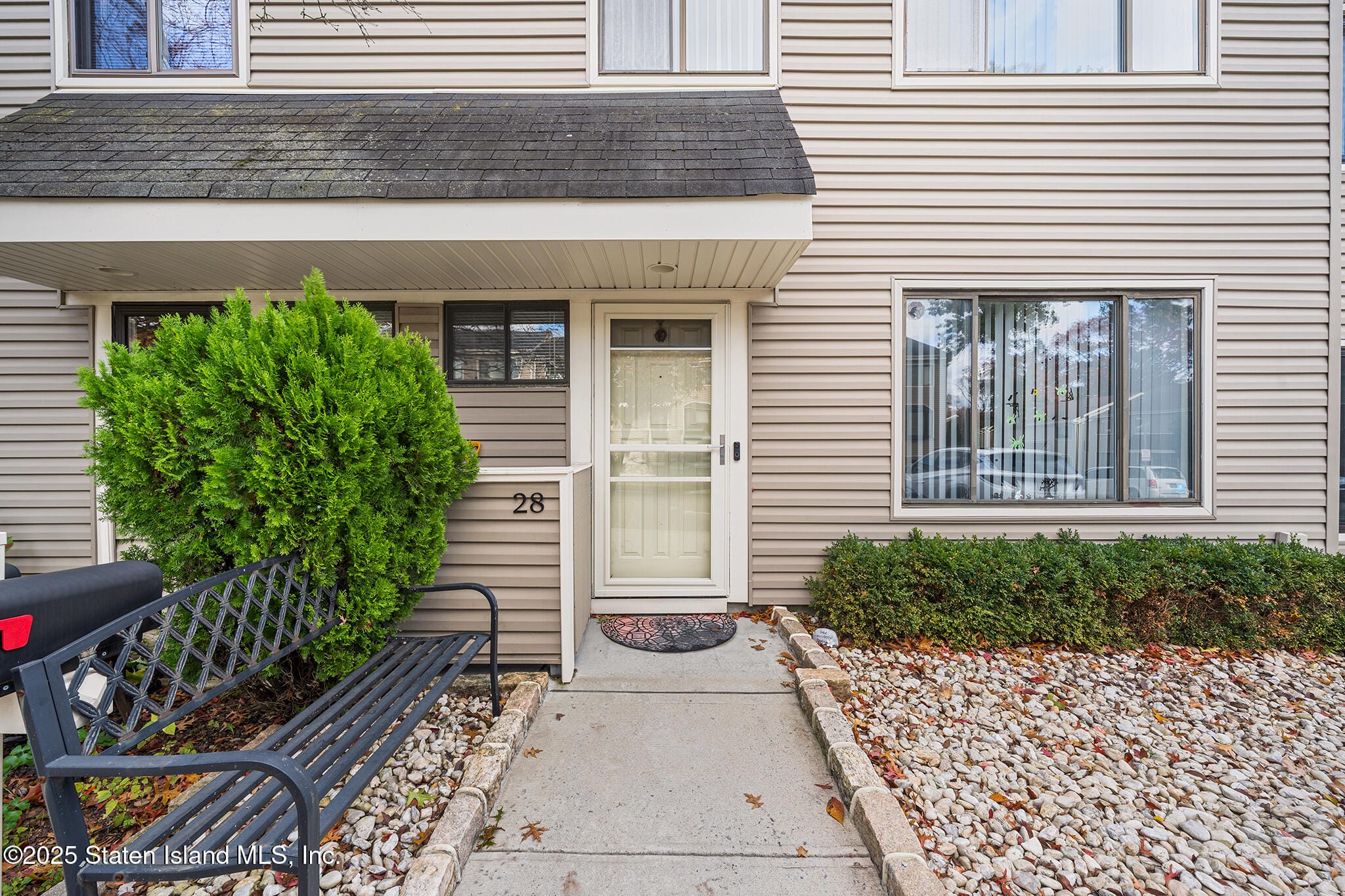 28 Berry Court 576 Image 3