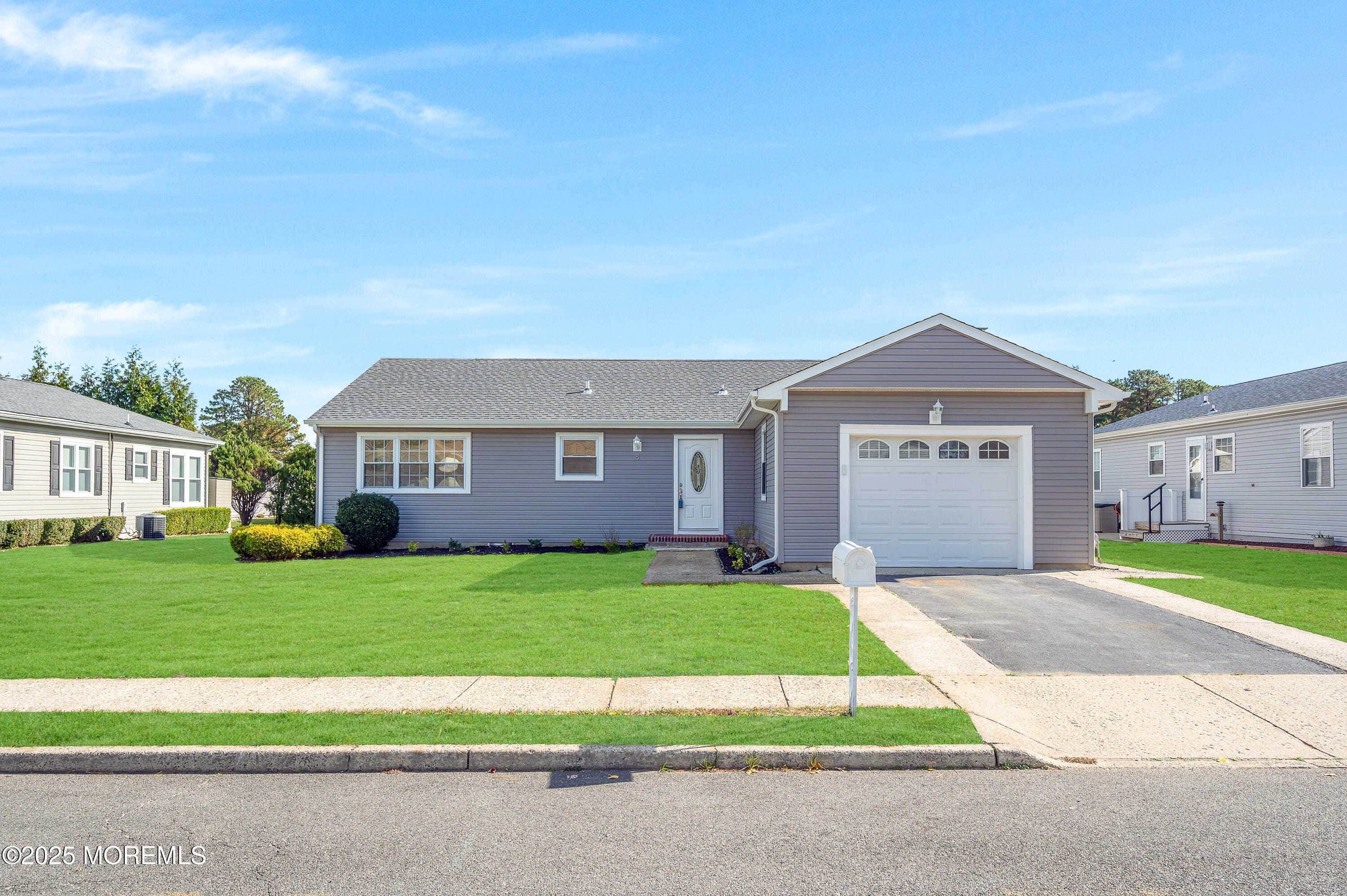 8 Mayaquez Lane, Toms River, NJ, 08757