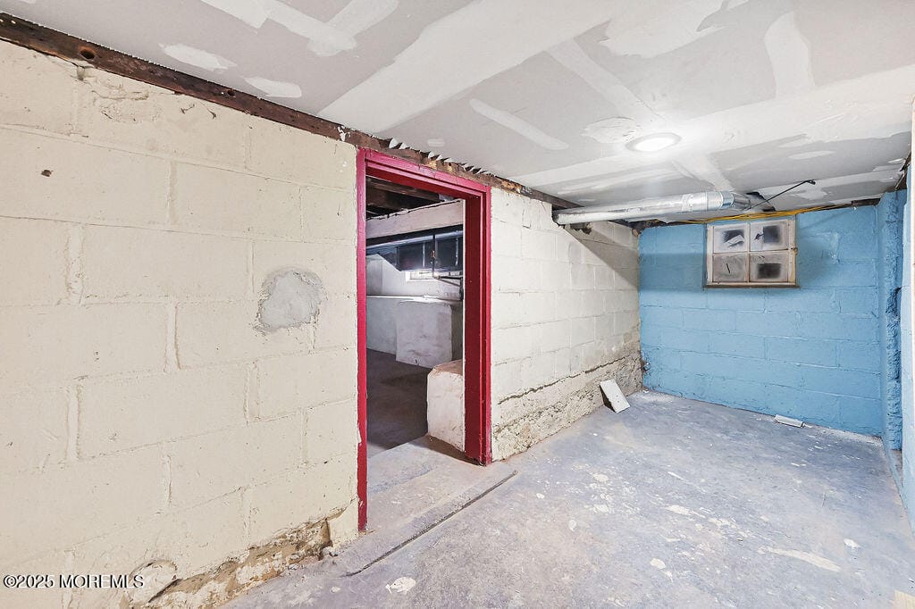 940 Grove Avenue, South Amboy, NJ, 08879 image 35