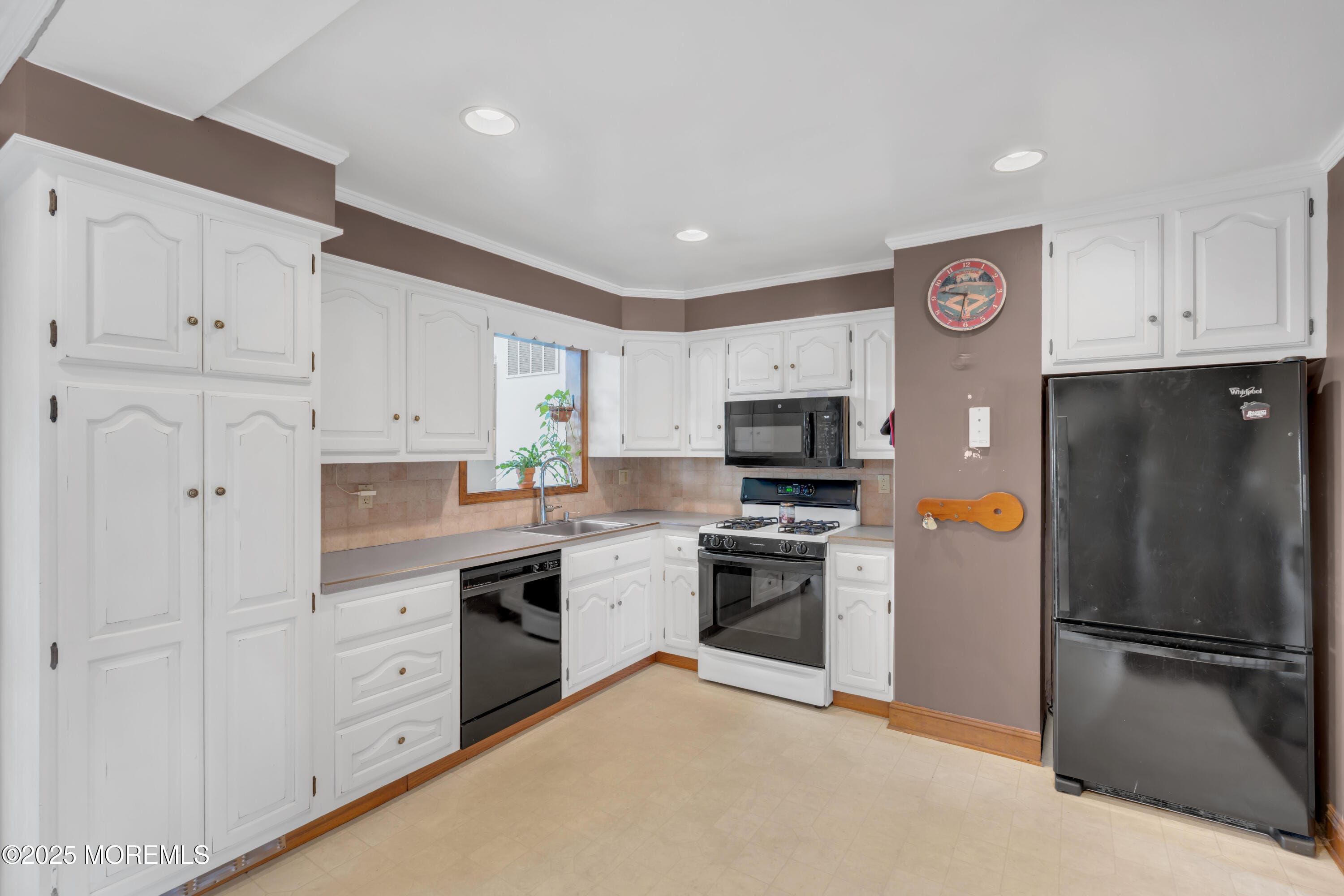 34 Roosevelt Avenue, East Brunswick, NJ, 08816 image 19