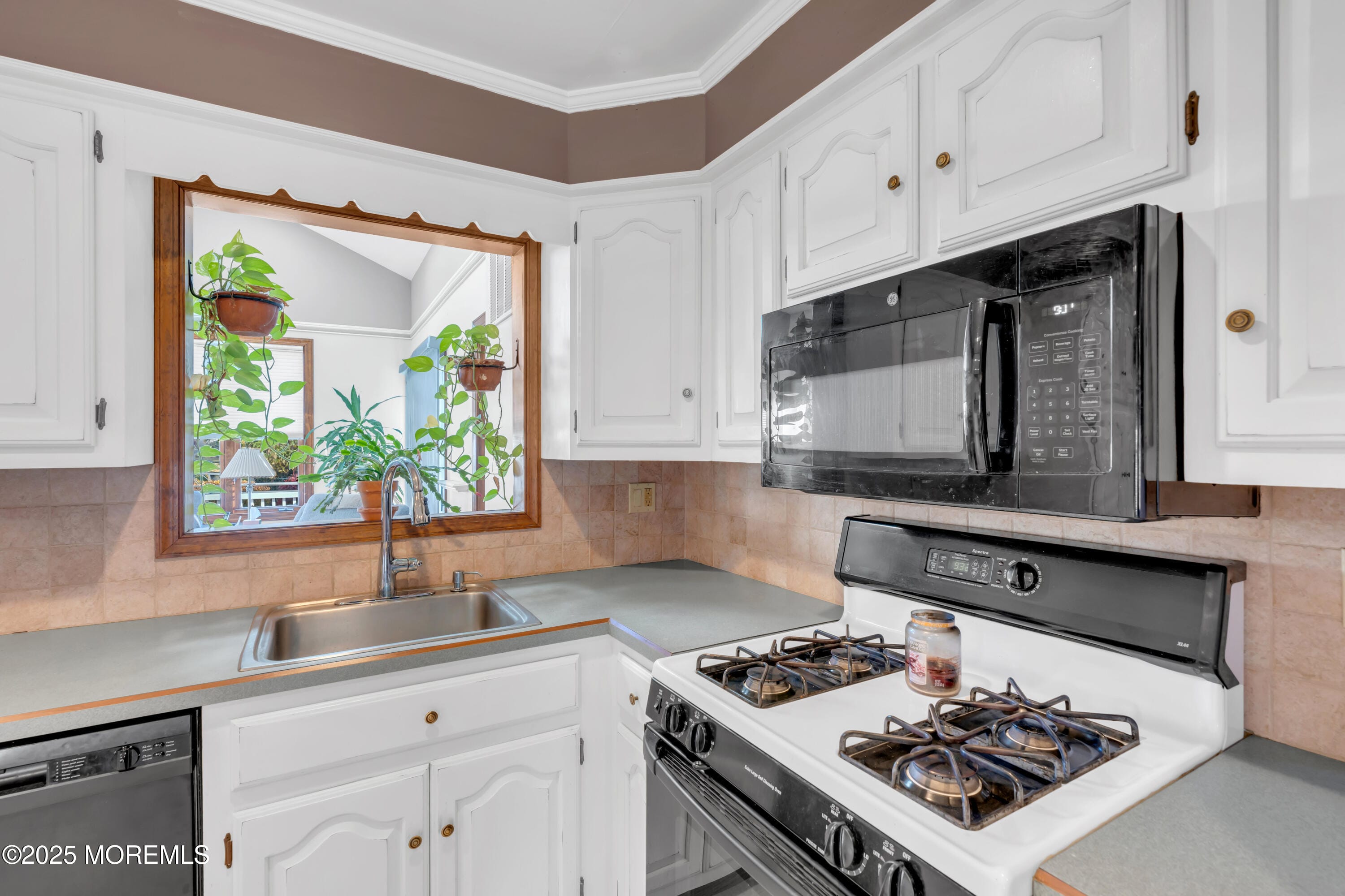 34 Roosevelt Avenue, East Brunswick, NJ, 08816 image 25