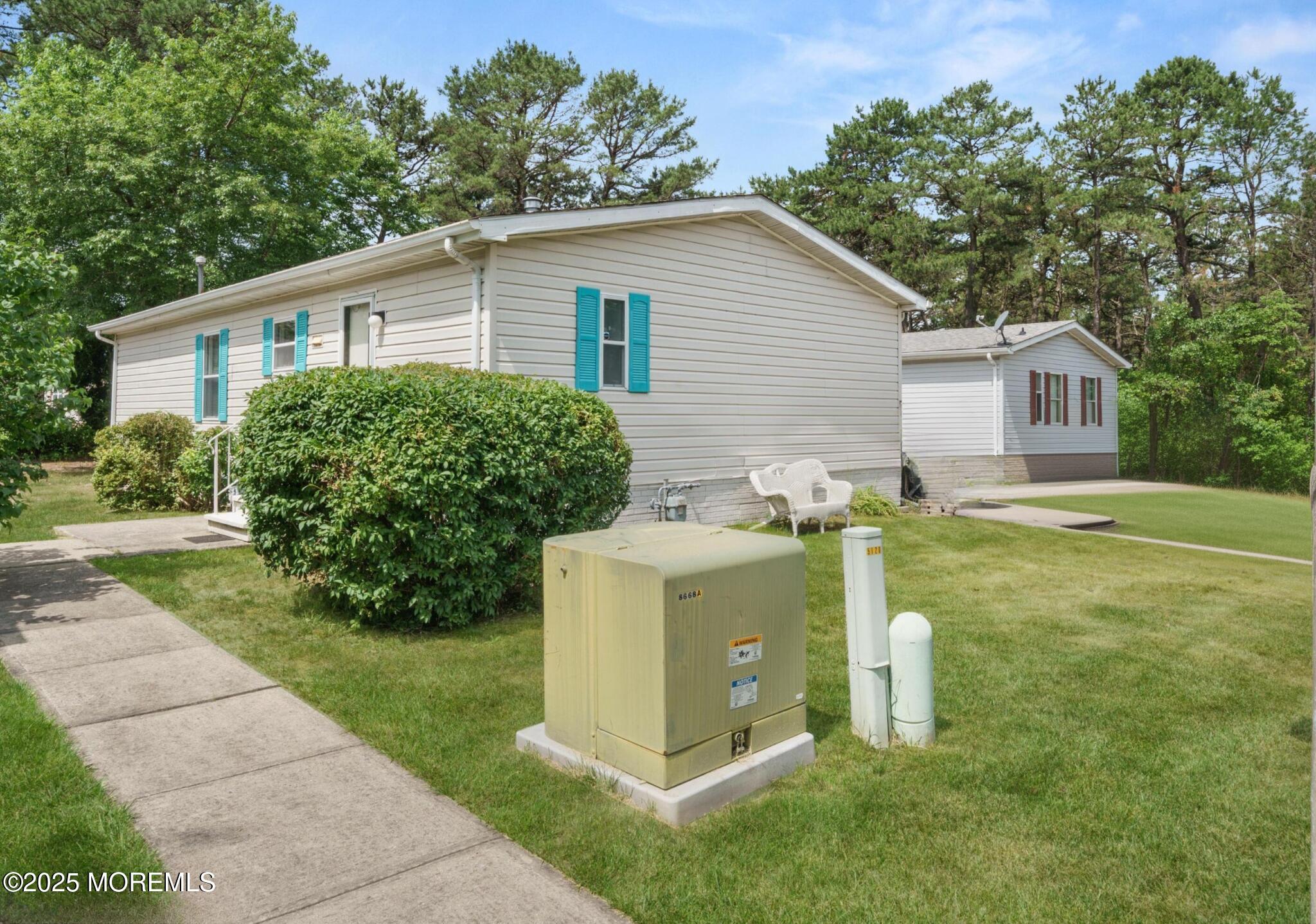 211 Holly Court Image 2