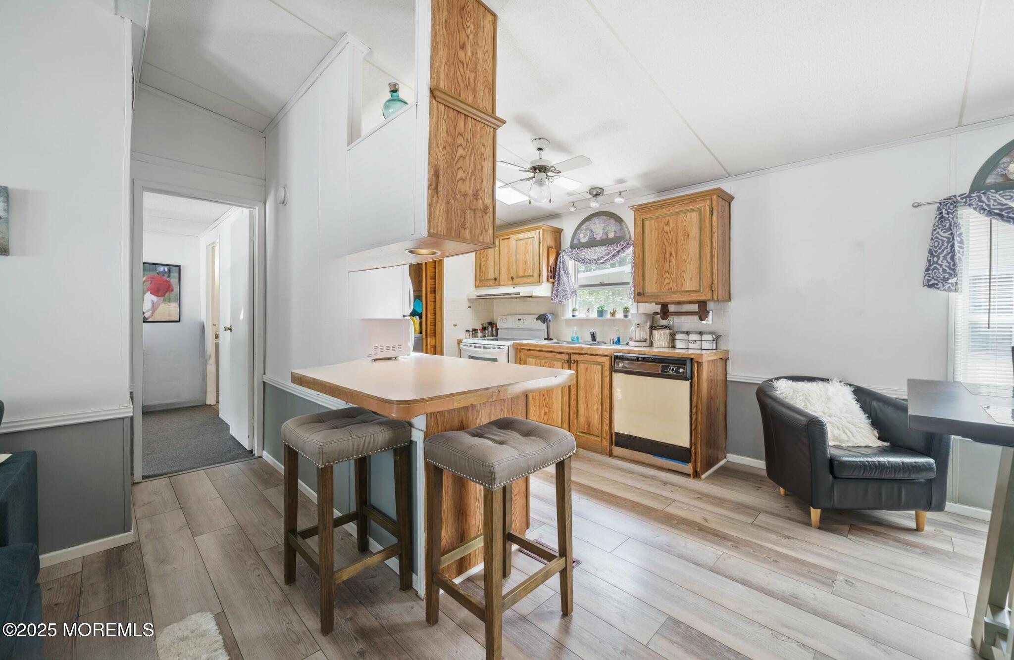 211 Holly Court Image 5