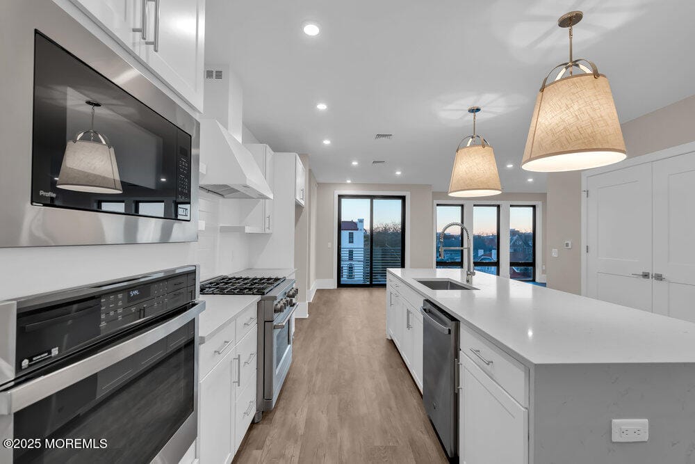 215 2nd Avenue 308 Image 4