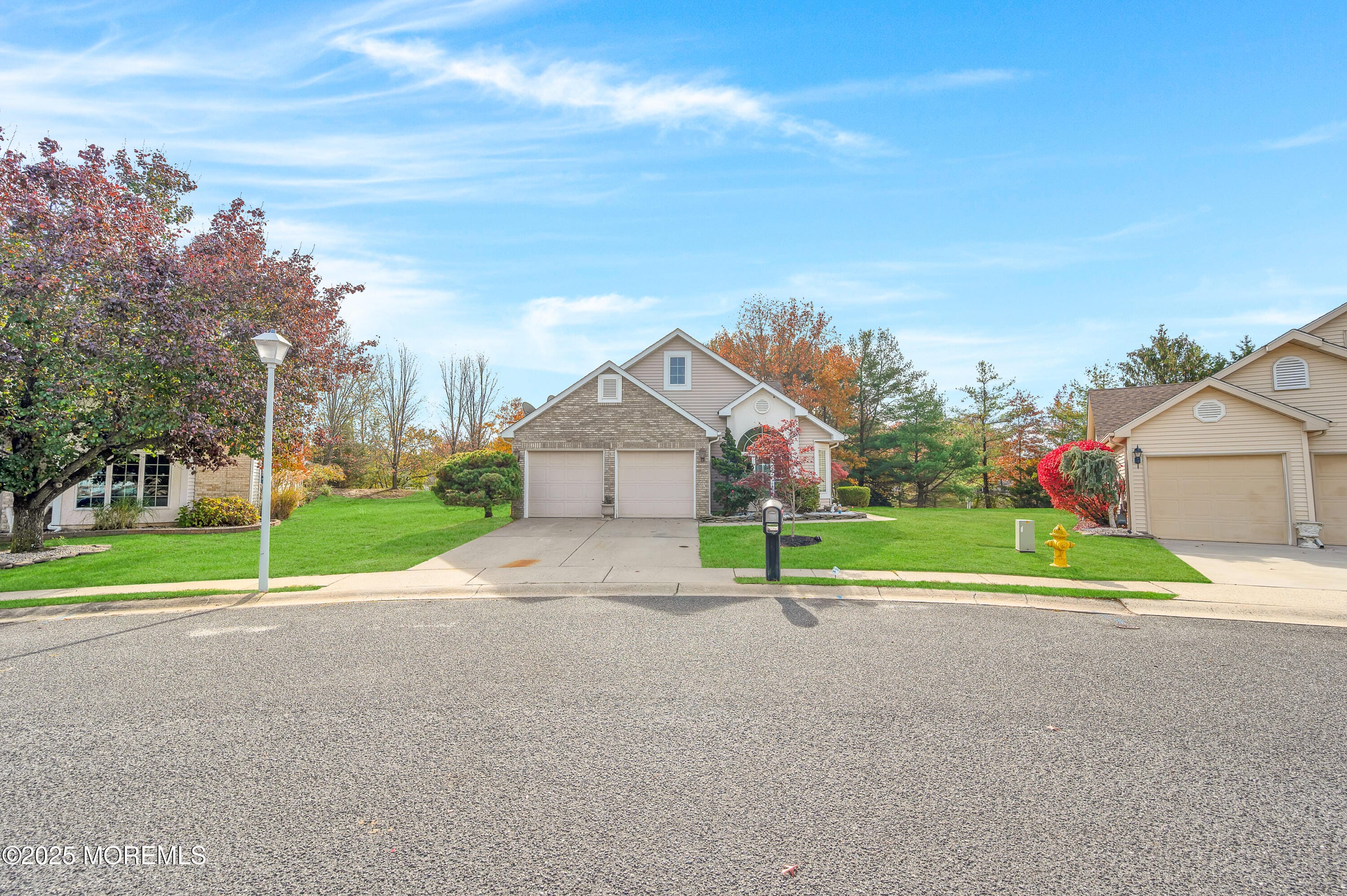 2221 S Chanticleer Court Image 3