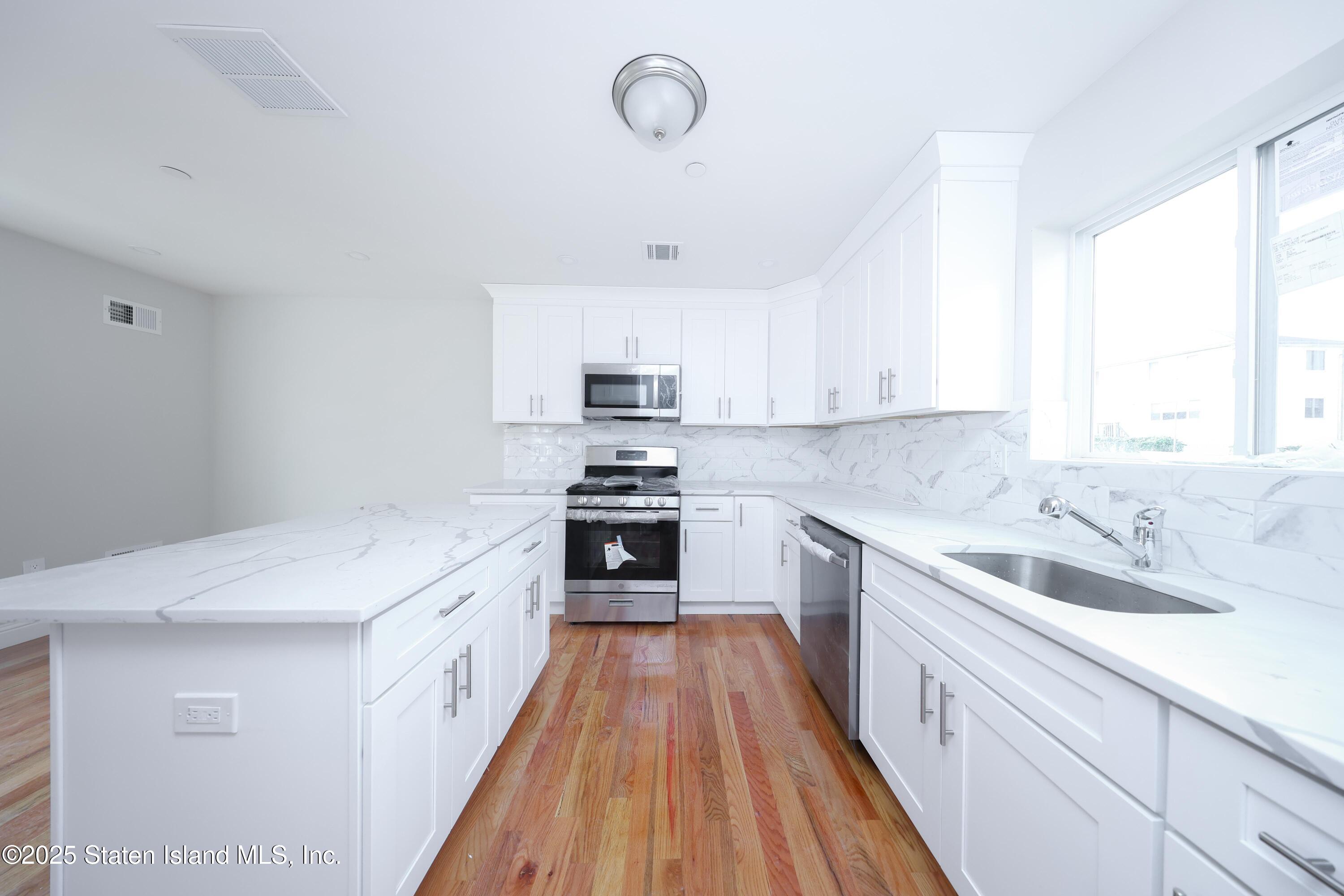 12 Simonson Avenue, Staten Island, NY, 10303 image 7