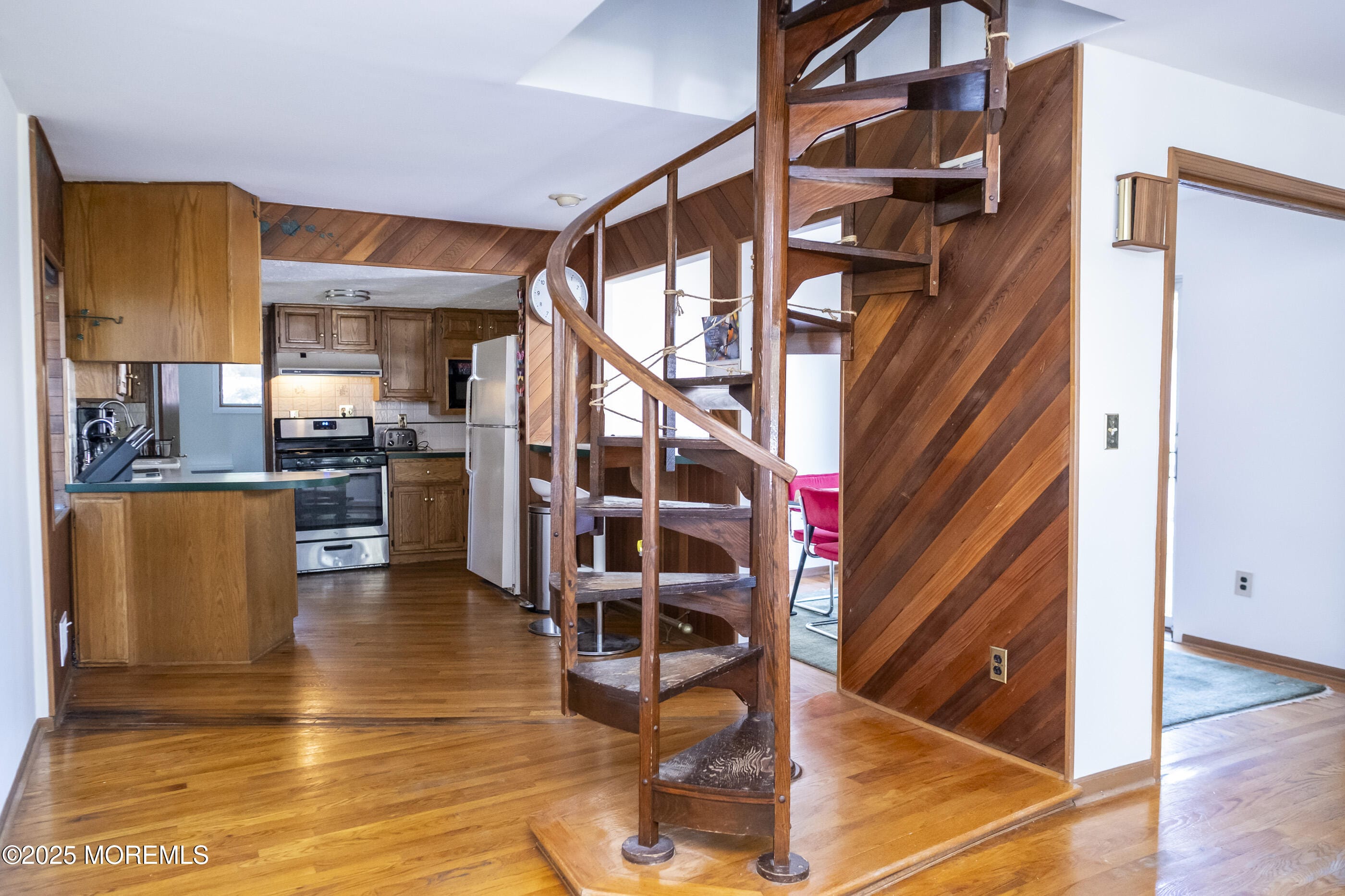 28 Florence Avenue, Leonardo, NJ, 07737 image 6