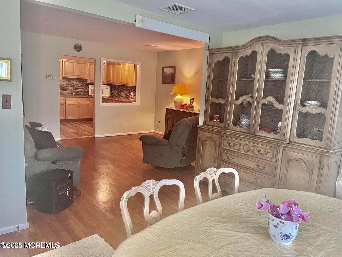 2 Blue Jay Street D Image 4