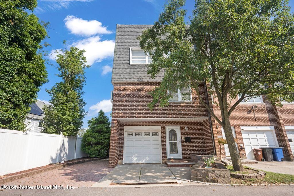 14 Yacht Club Cove Street Image 2