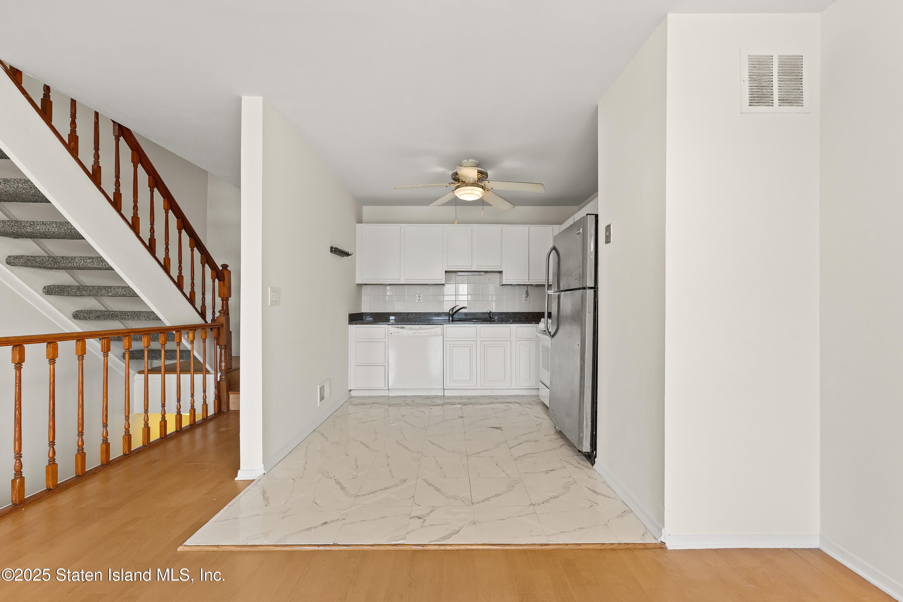 38a Country Dr East, Staten Island, NY, 10314 image 9