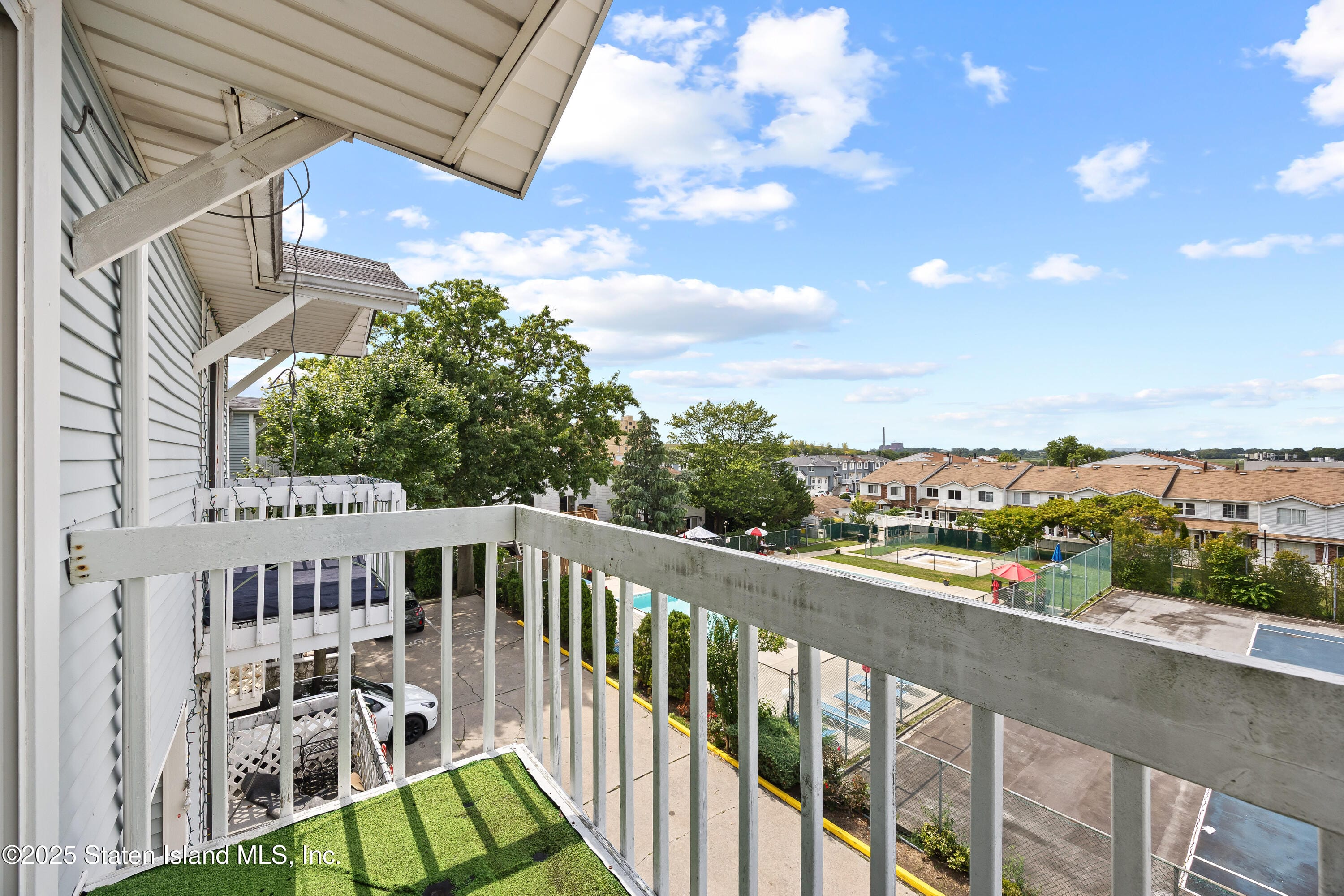 38a Country Dr East, Staten Island, NY, 10314 image 16