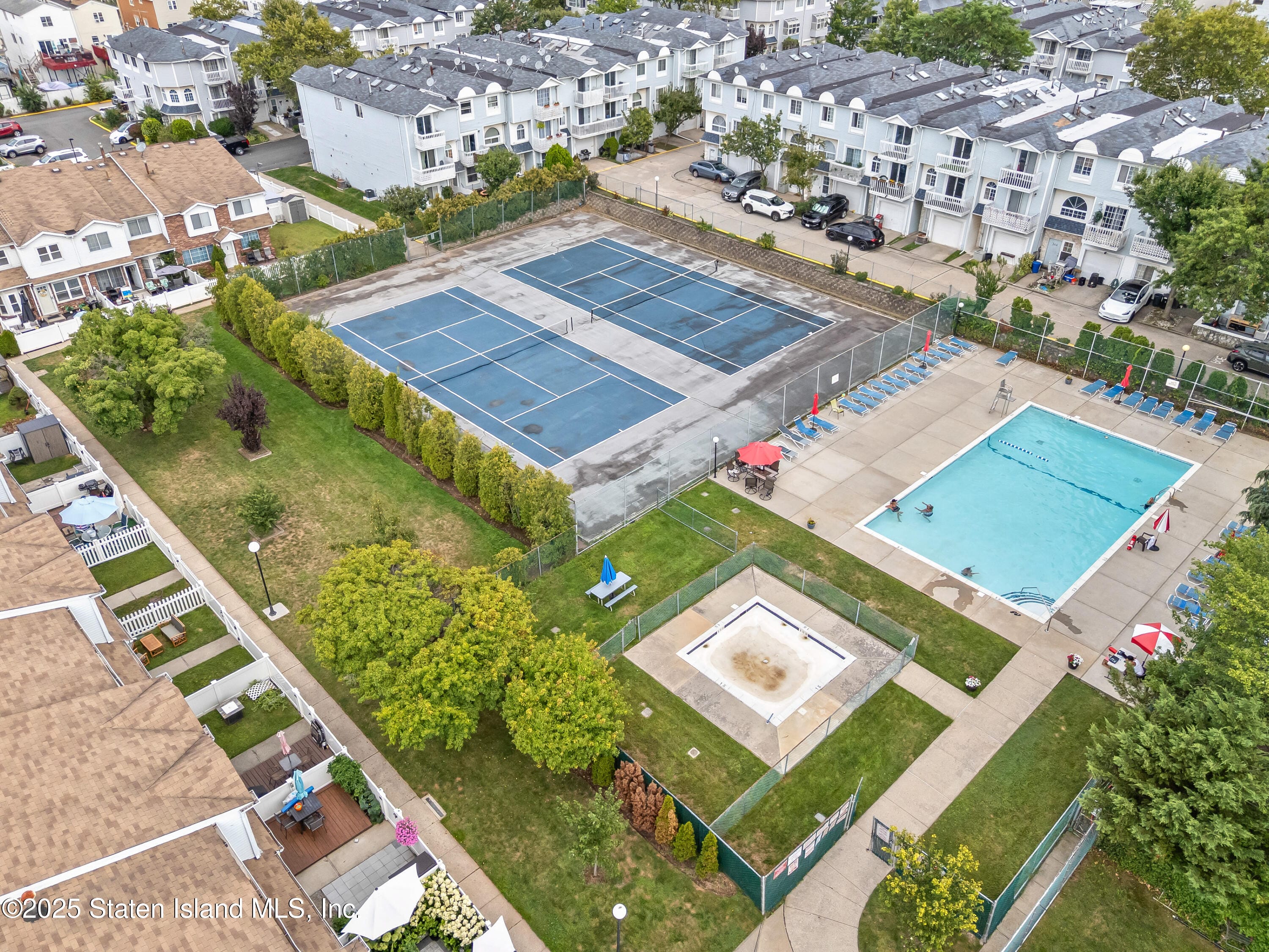 38a Country Dr East, Staten Island, NY, 10314 image 24