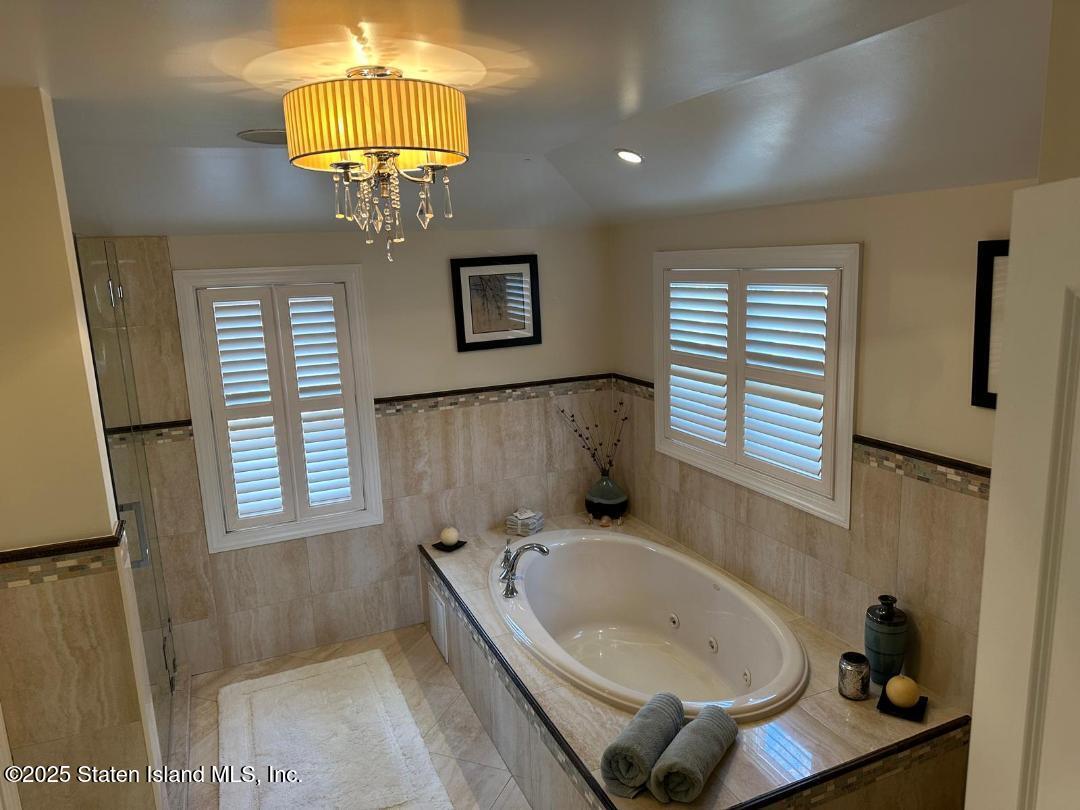 11 St Edward Lane, Staten Island, NY, 10309 image 13