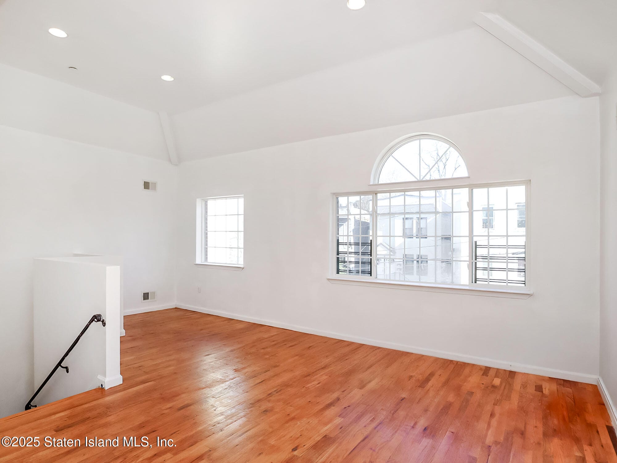 25 Stanley Avenue Image 4