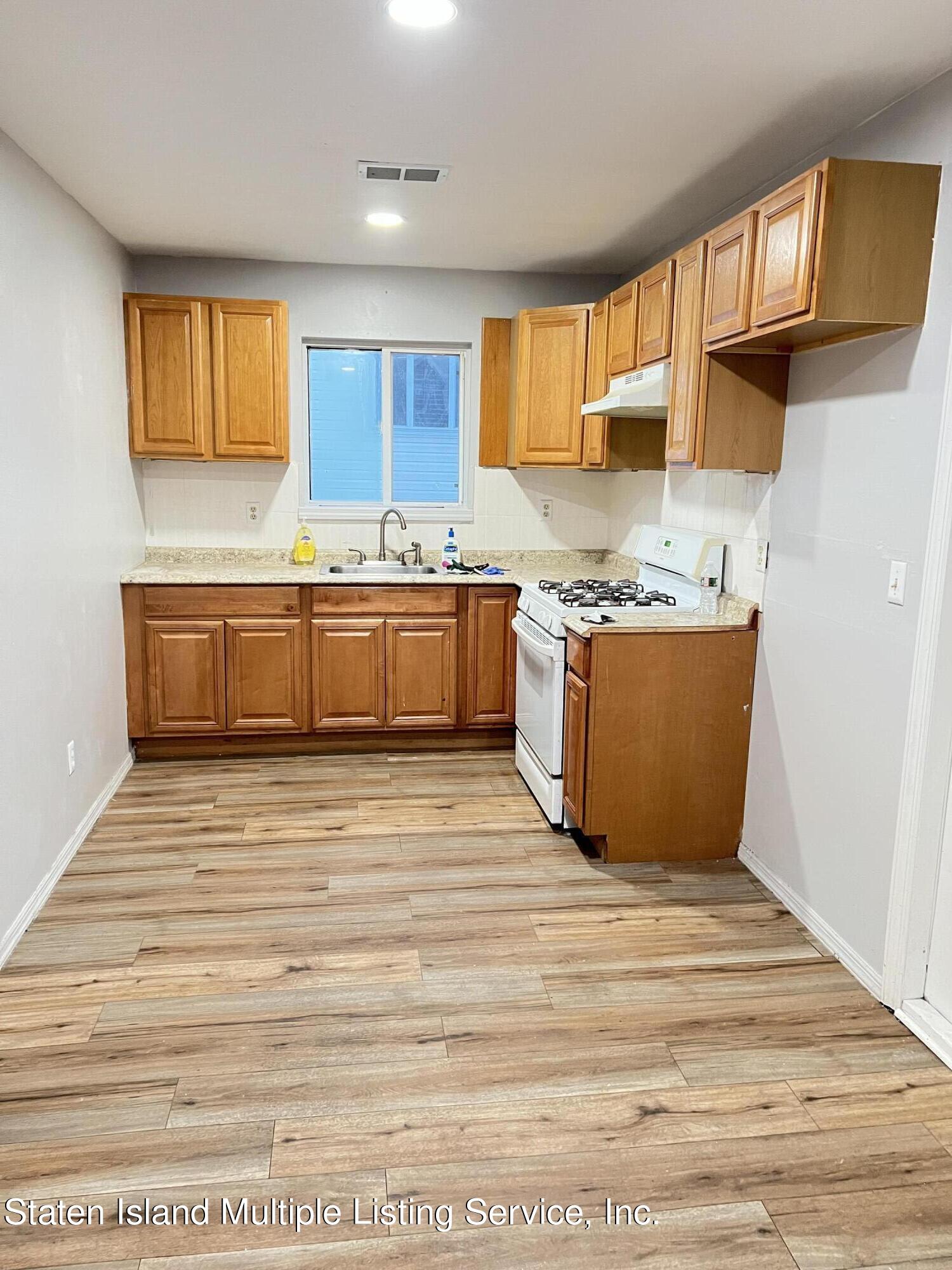 994 Olympia Boulevard Image 4