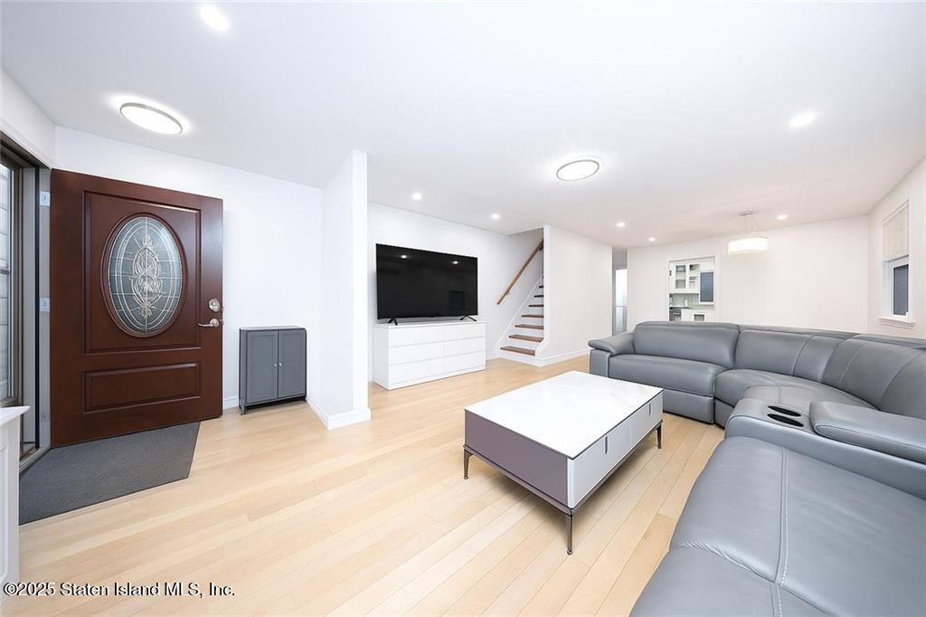 72 Zoe Street Image 5