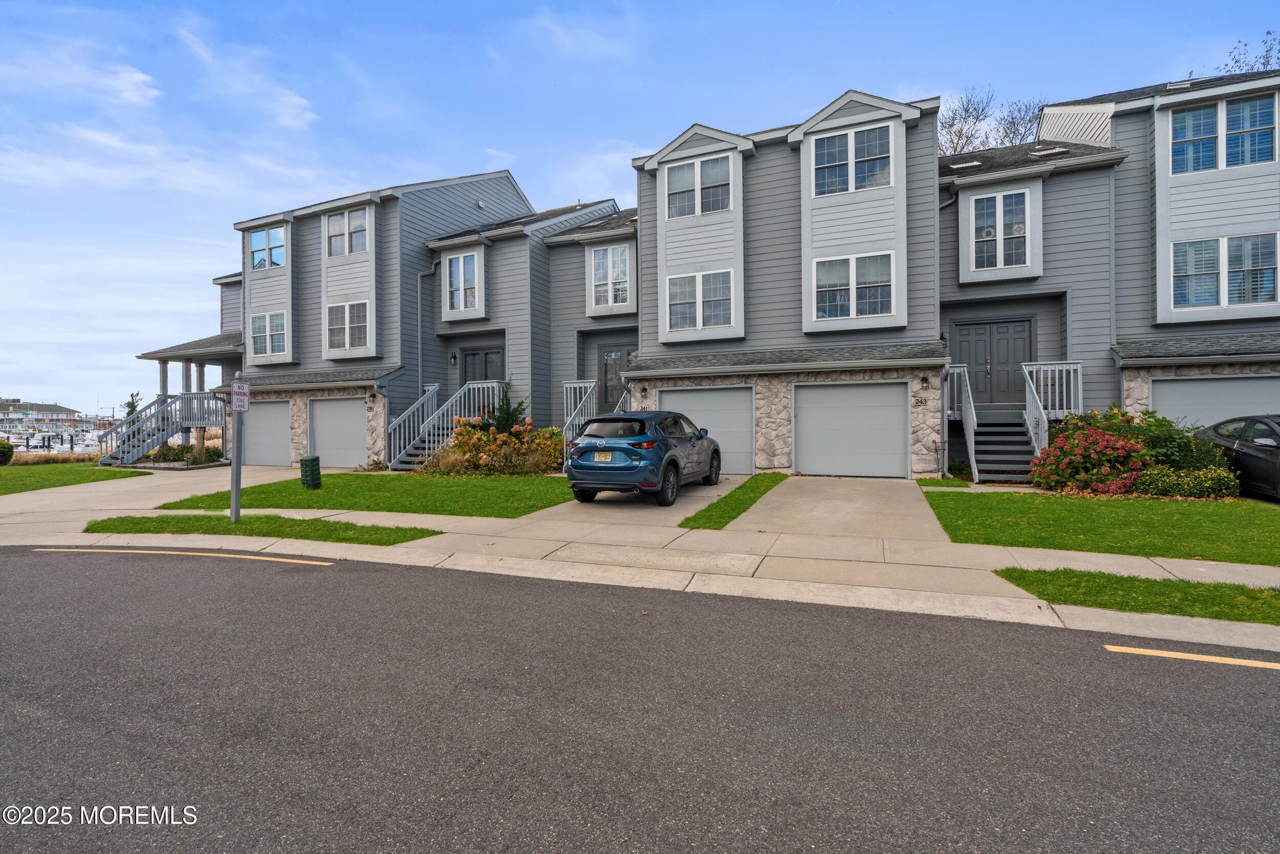 241 Schooner Circle Image 2