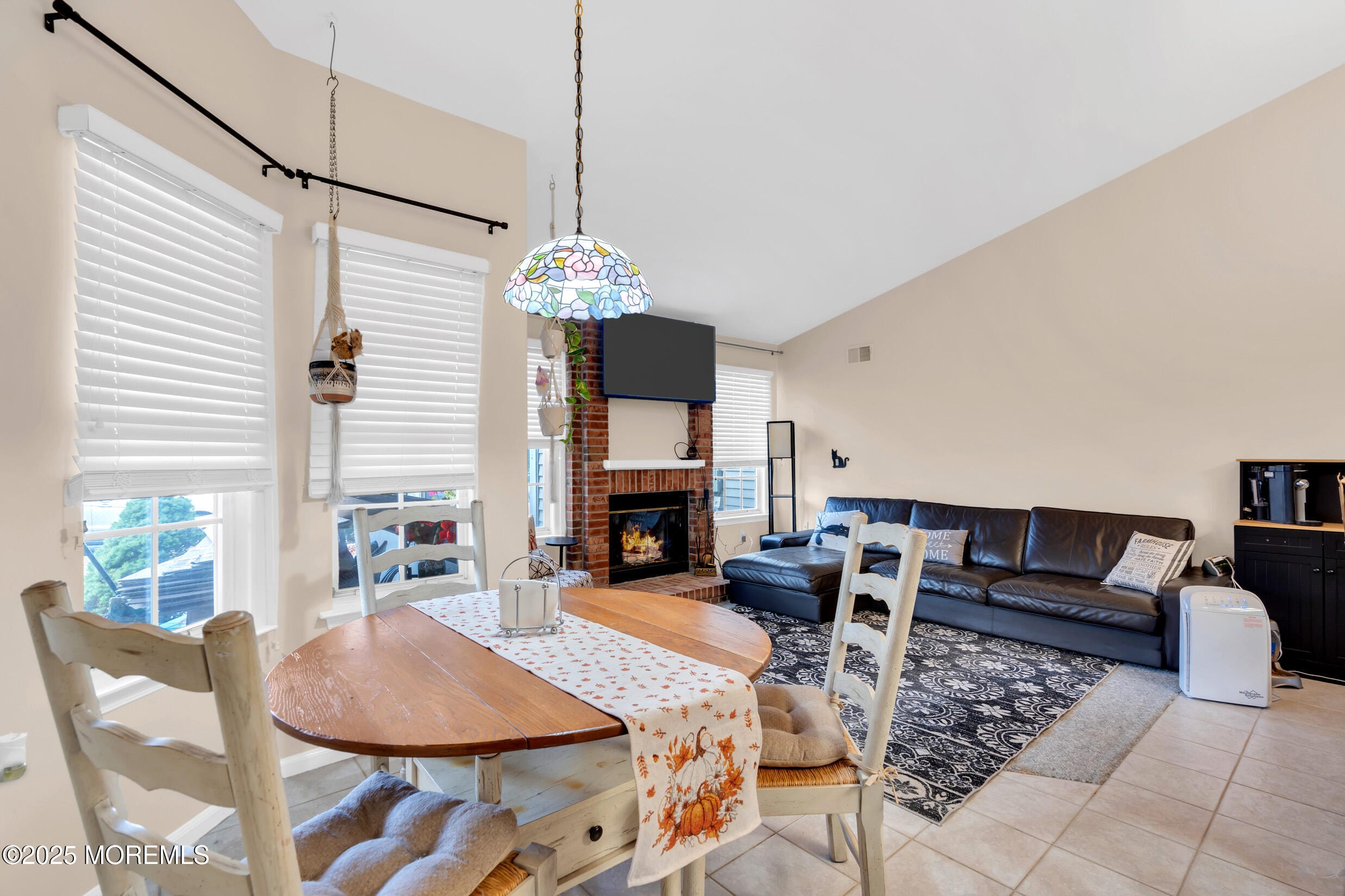 1061 Buckingham Drive B Image 2