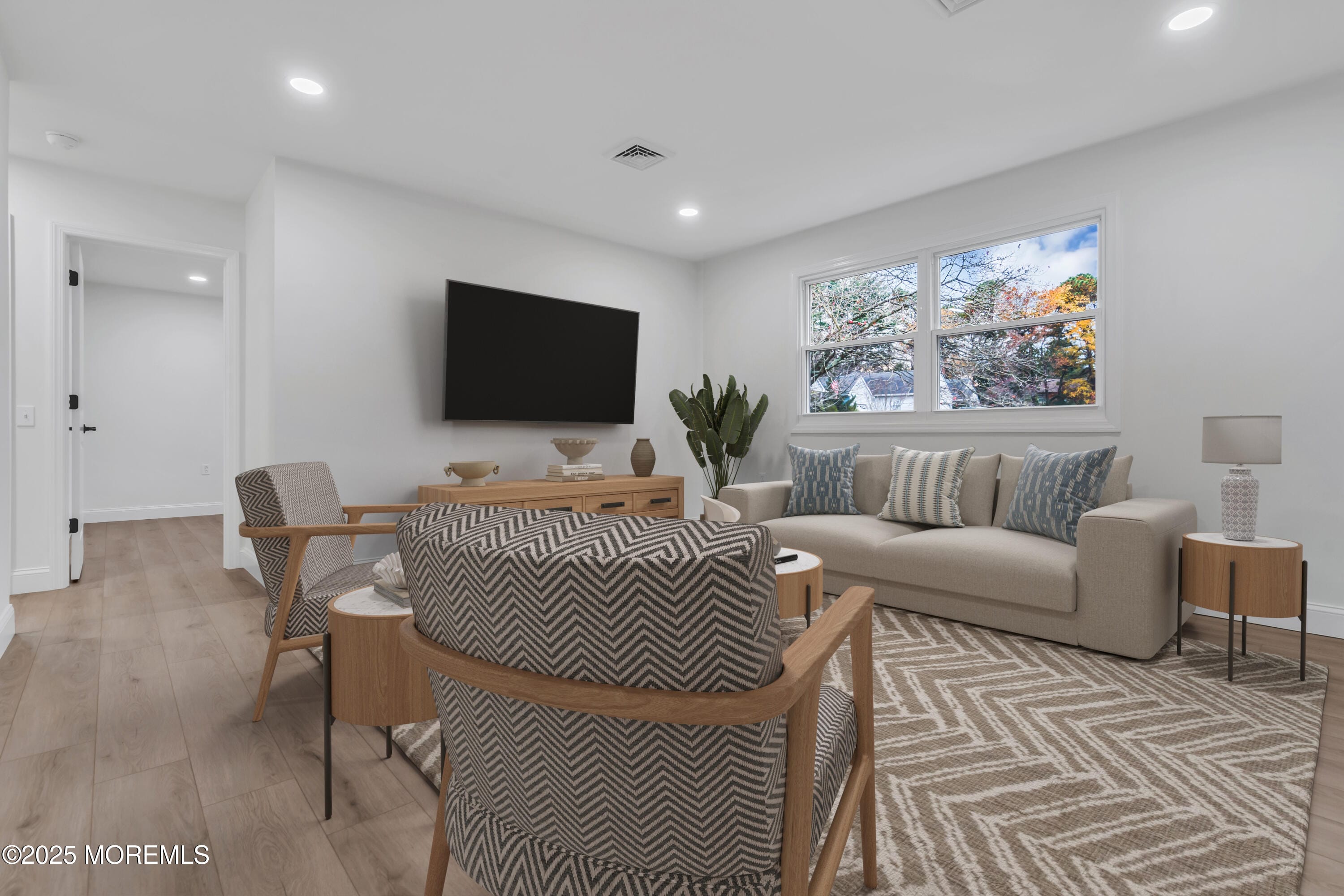 1 Greenwood Lane B Image 2