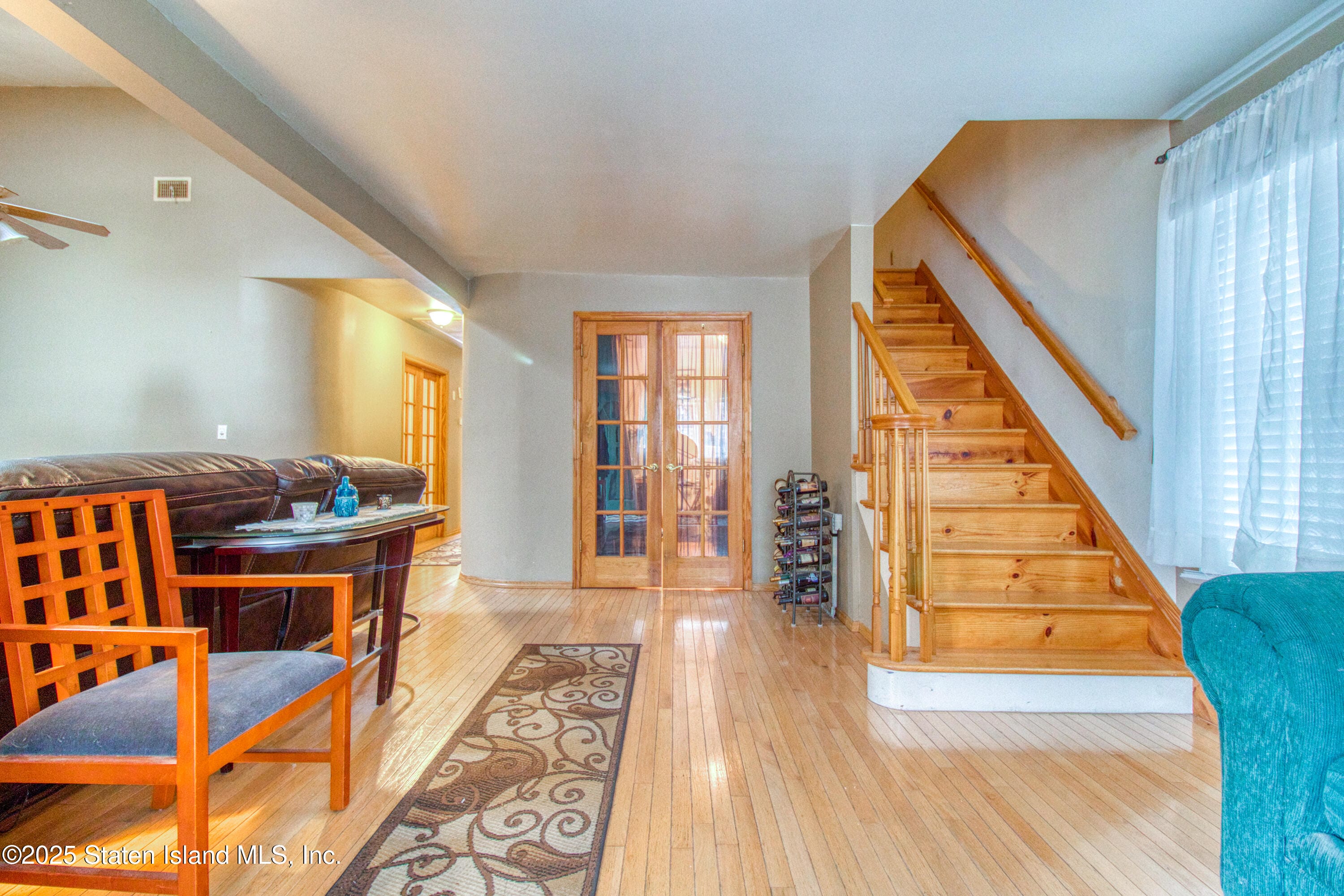 382 Manhattan Street Image 4