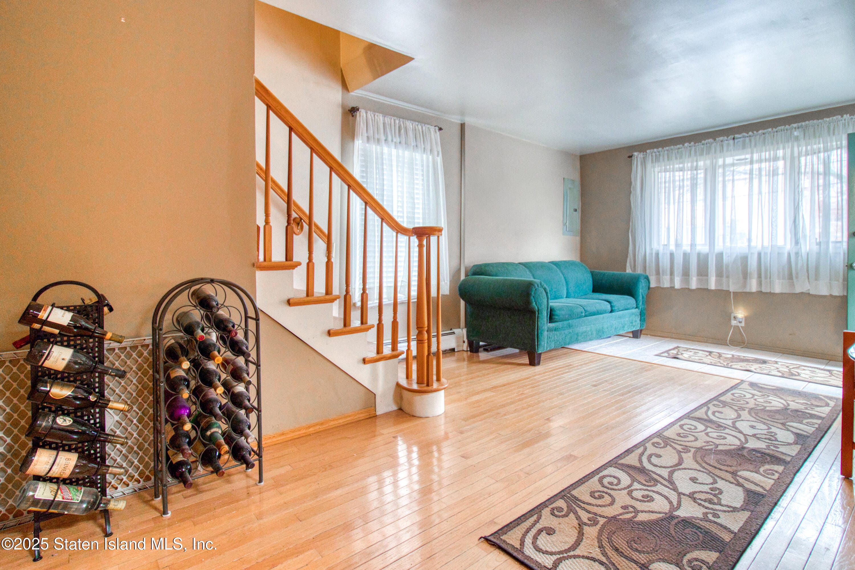 382 Manhattan Street Image 5