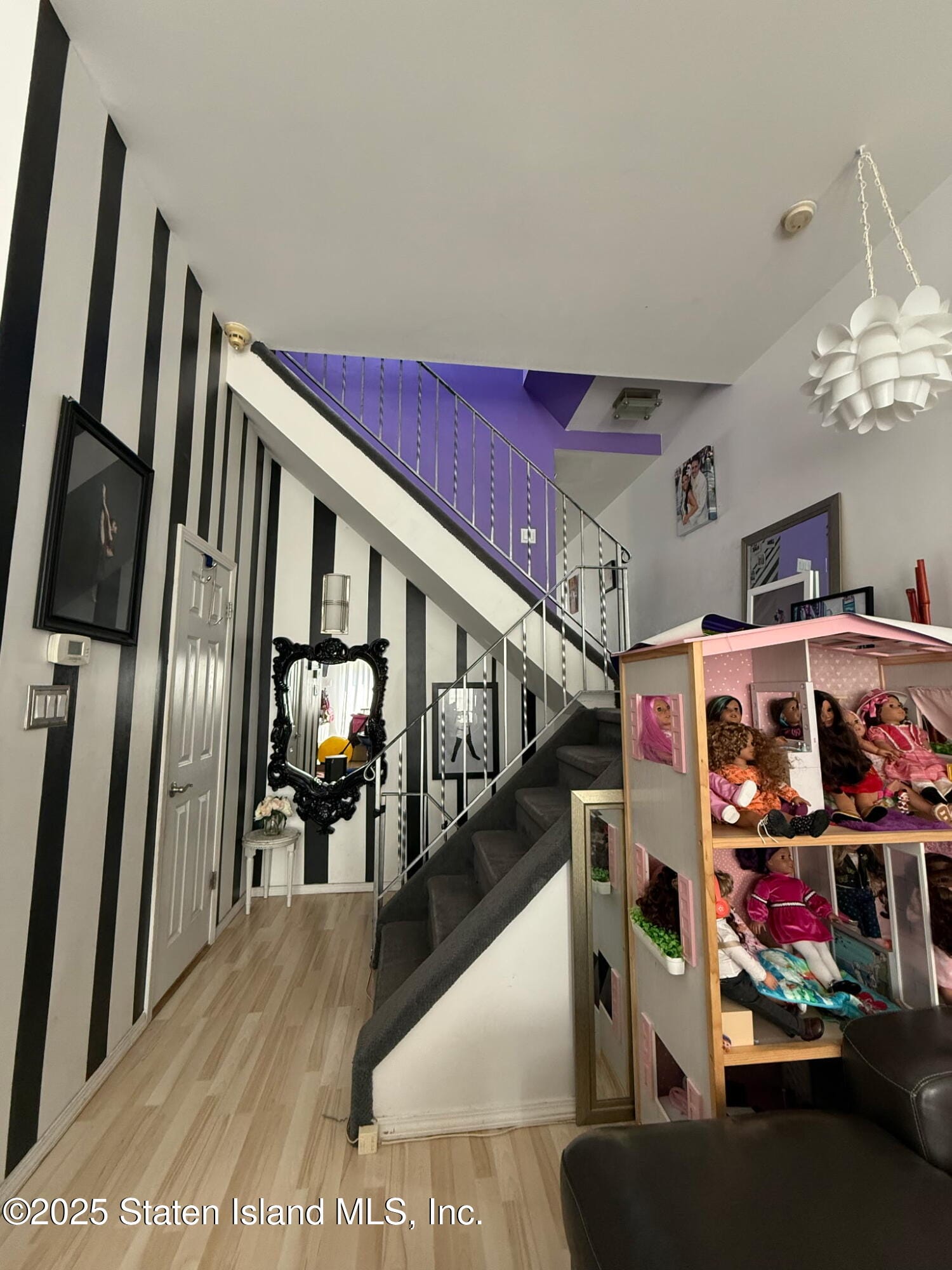 37 Linda Lane Image 4