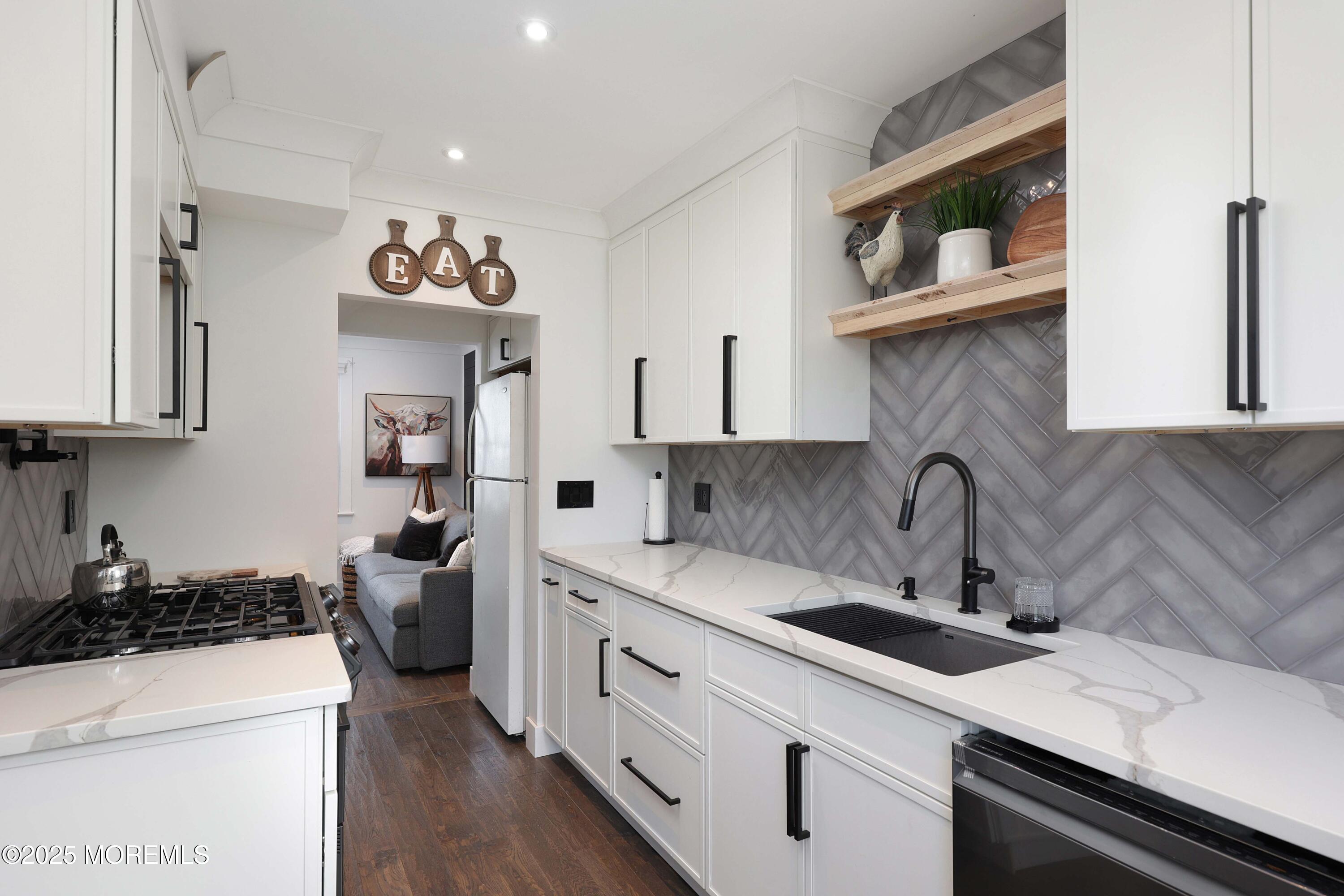 28 Belshaw Avenue, Shrewsbury Twp, NJ, 07724