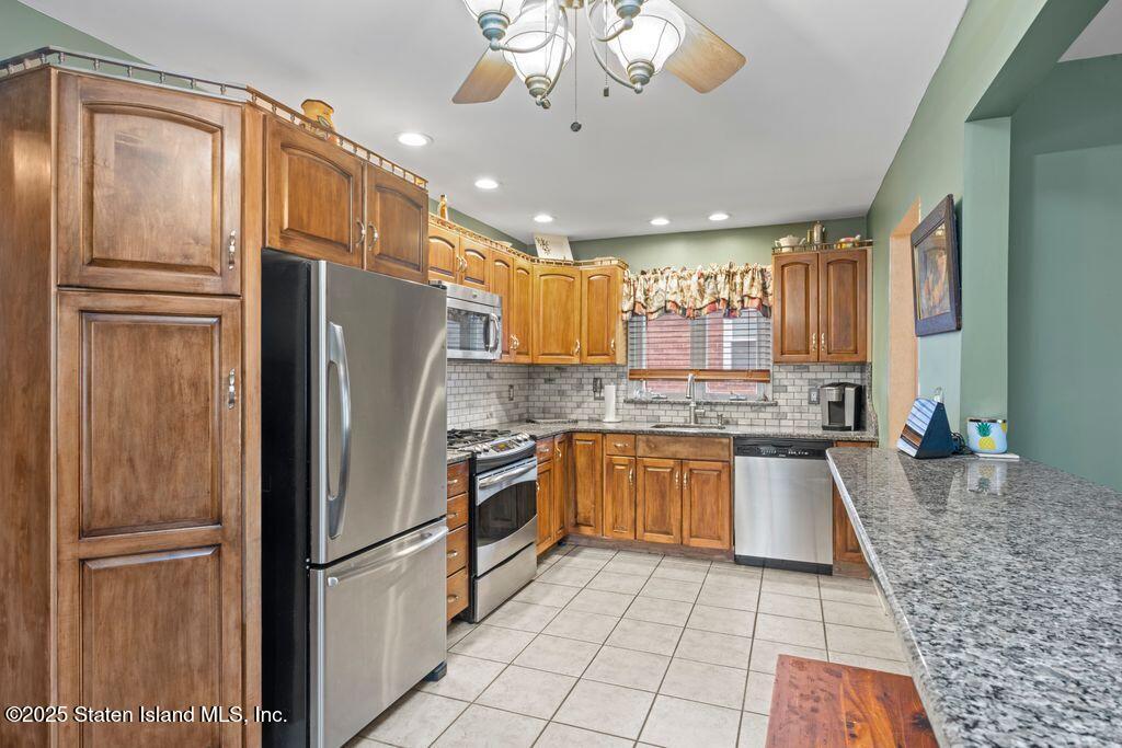 28 Peter Avenue, Staten Island, NY, 10306 image 9