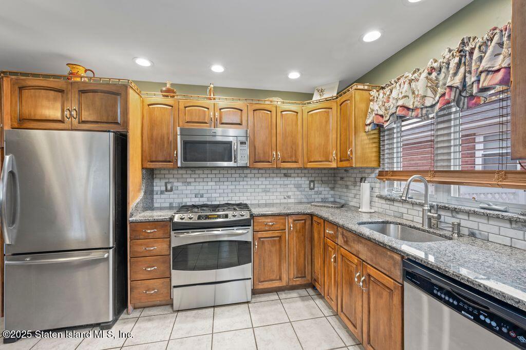 28 Peter Avenue, Staten Island, NY, 10306 image 10