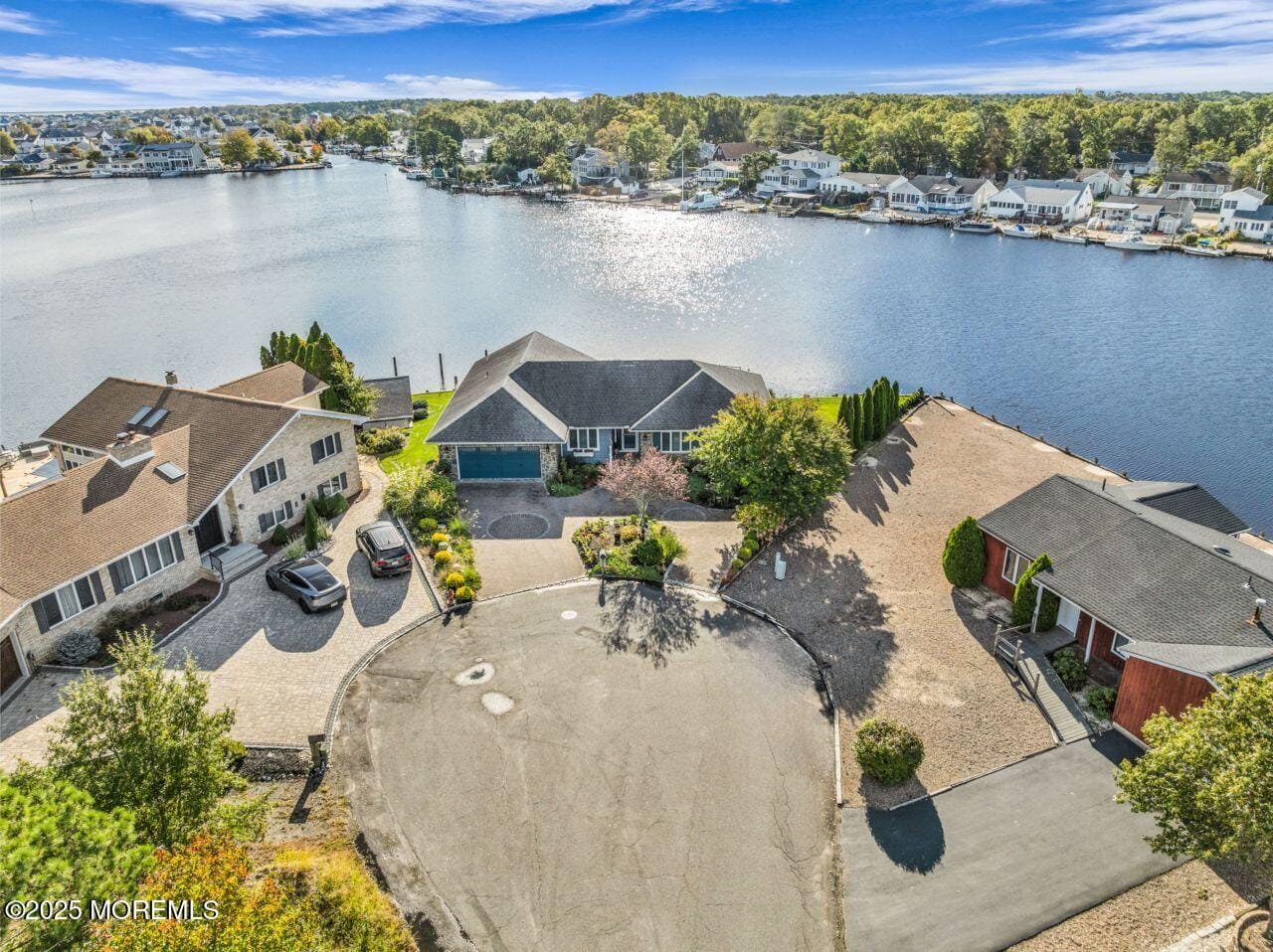 10 Dolphin Court Image 3