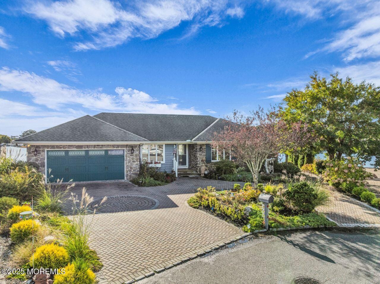 10 Dolphin Court Image 2