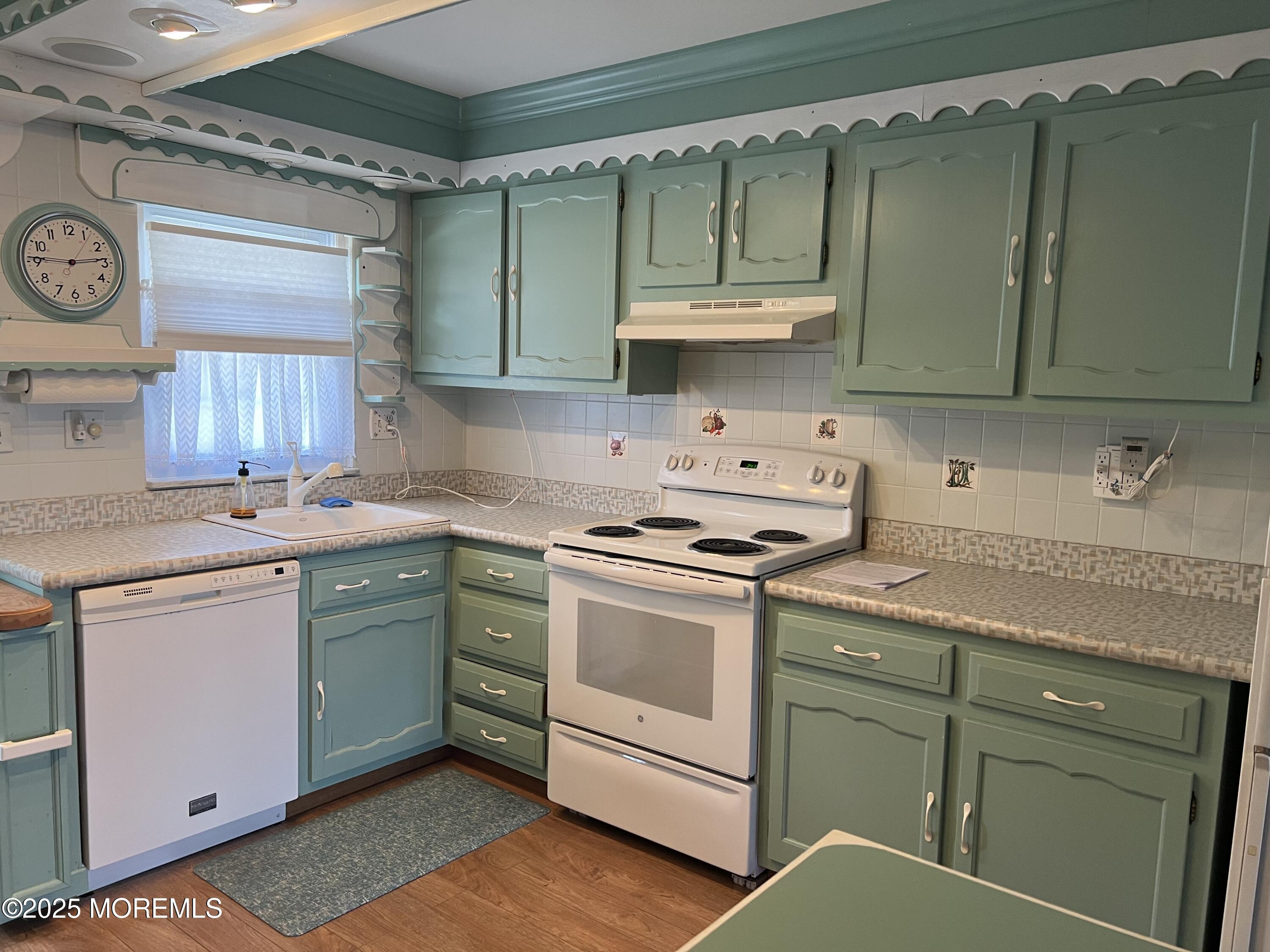 1236B Hamilton Court Image 5