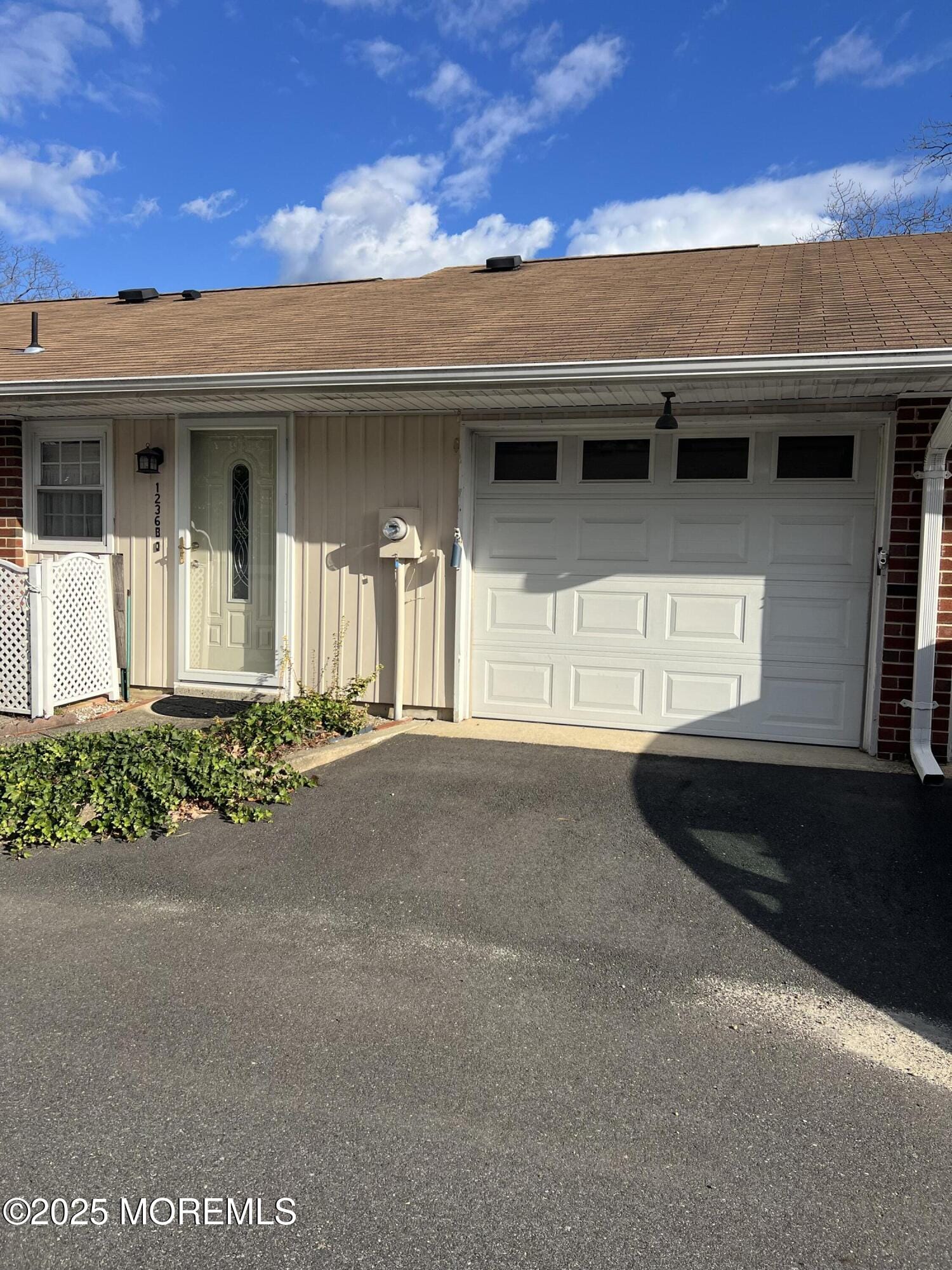 1236B Hamilton Court Image 1