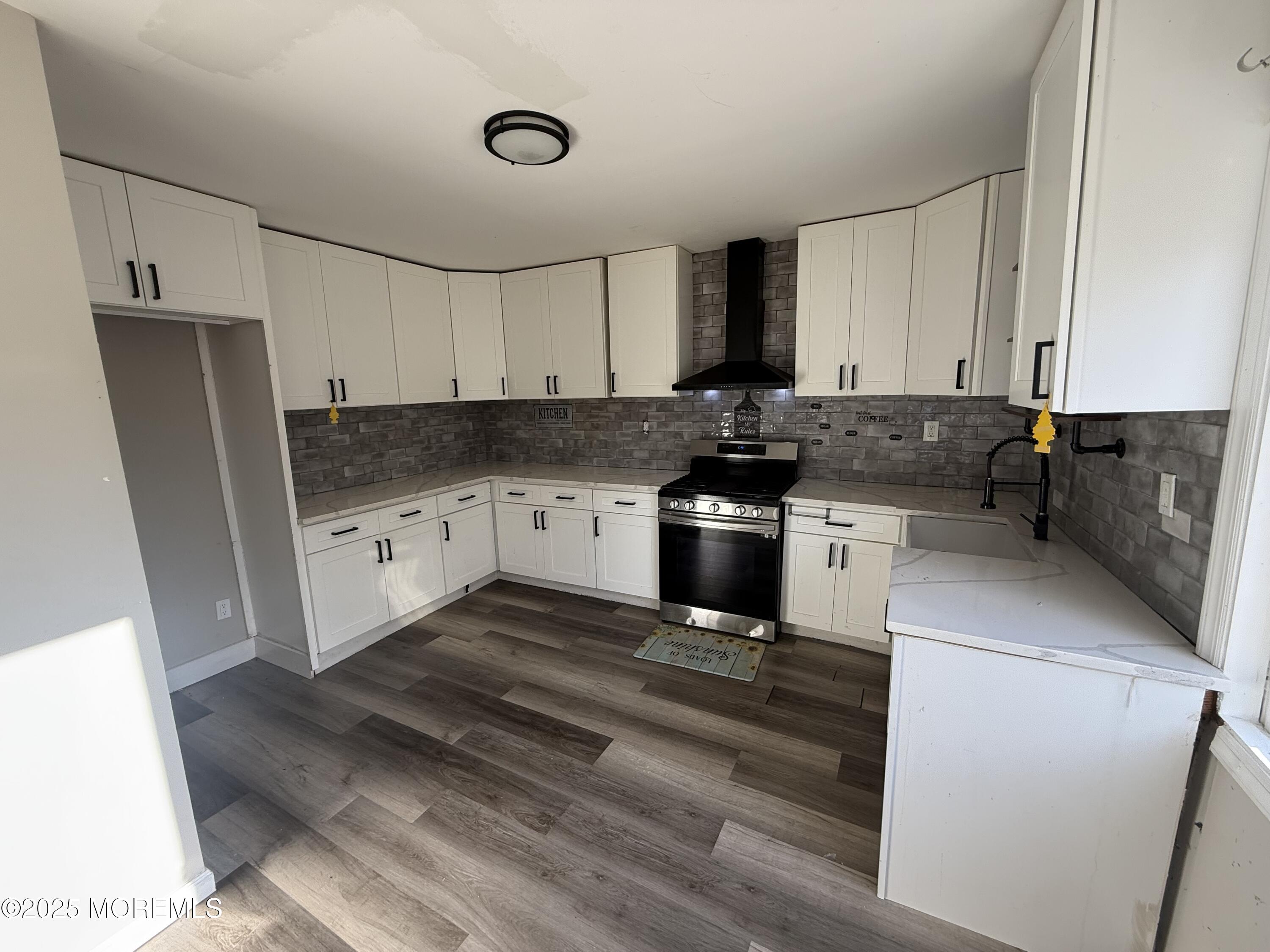 104 S Franklin Street Image 2